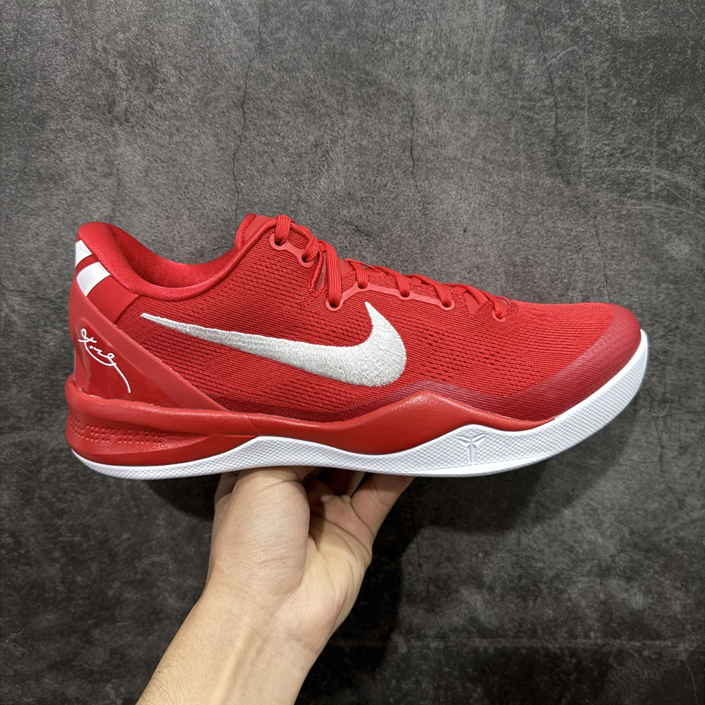 【OG纯原】NK Zoom Kobe Ⅷ System 科比8代复刻实战运动低帮文化篮球鞋 红白 HF9550-600 完美复刻公司货 React科技鞋垫加持 实战配置直接拉满 原楦纸板开发 鞋身流线型、后跟塑形 区分土肥圆 原厂针织鞋面一针一线匹配原版 全身鞋材卡料色独家定制 唯一万针立体刺绣SWOOSH 真实底模最大50.5 实战利器 专供海外市场 独立原厂模具 首批不拼图大几率过验 亲测已过 支持各种高强度实战 无需担心 补货周期极长 脚宽建议买大半码 科比系列前掌偏窄 支持七天无理由退换 尺码： 36 36.5 37.5 38 38.5 39 40 40.5 41 42 42.5 43 44 44.5 45 46 47.5 48.5-选品中心