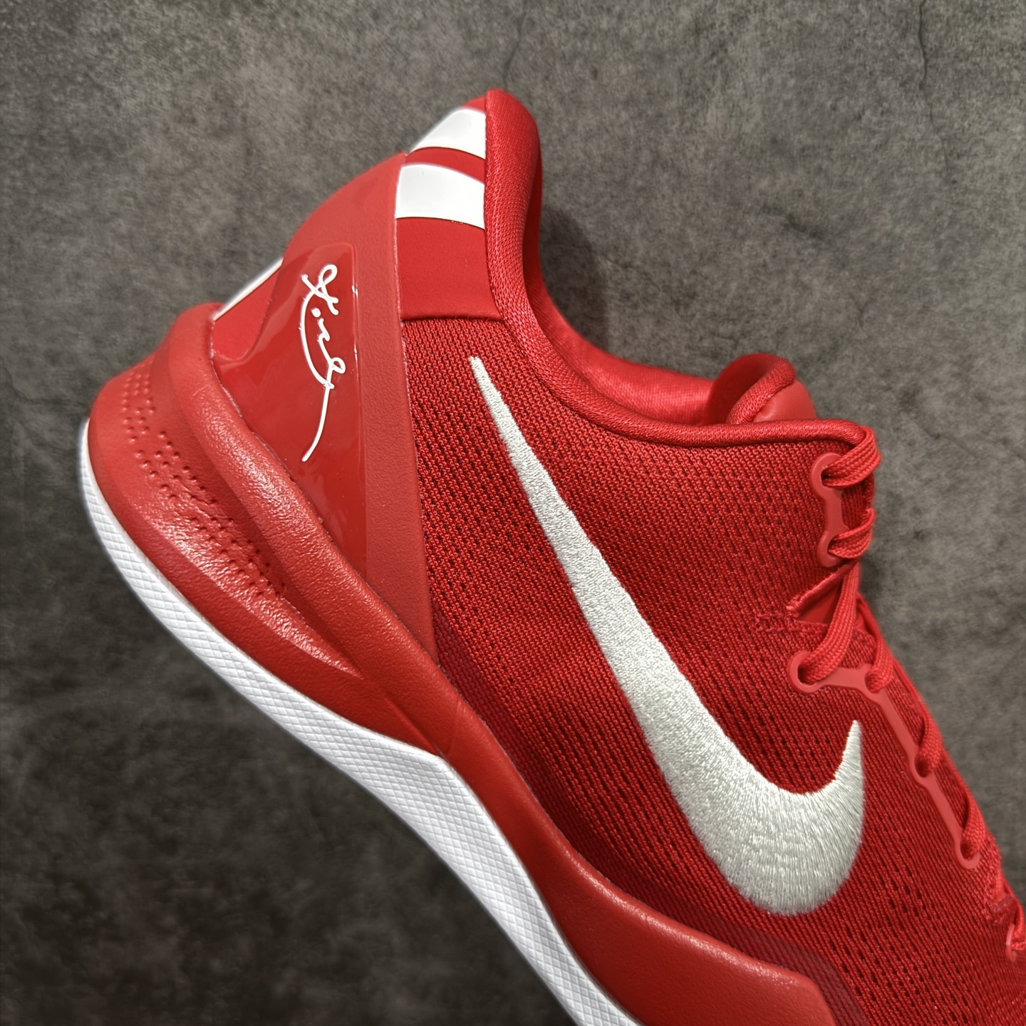 图片[7]-【OG纯原】NK Zoom Kobe Ⅷ System 科比8代复刻实战运动低帮文化篮球鞋 红白 HF9550-600 完美复刻公司货 React科技鞋垫加持 实战配置直接拉满 原楦纸板开发 鞋身流线型、后跟塑形 区分土肥圆 原厂针织鞋面一针一线匹配原版 全身鞋材卡料色独家定制 唯一万针立体刺绣SWOOSH 真实底模最大50.5 实战利器 专供海外市场 独立原厂模具 首批不拼图大几率过验 亲测已过 支持各种高强度实战 无需担心 补货周期极长 脚宽建议买大半码 科比系列前掌偏窄 支持七天无理由退换 尺码： 36 36.5 37.5 38 38.5 39 40 40.5 41 42 42.5 43 44 44.5 45 46 47.5 48.5-选品中心