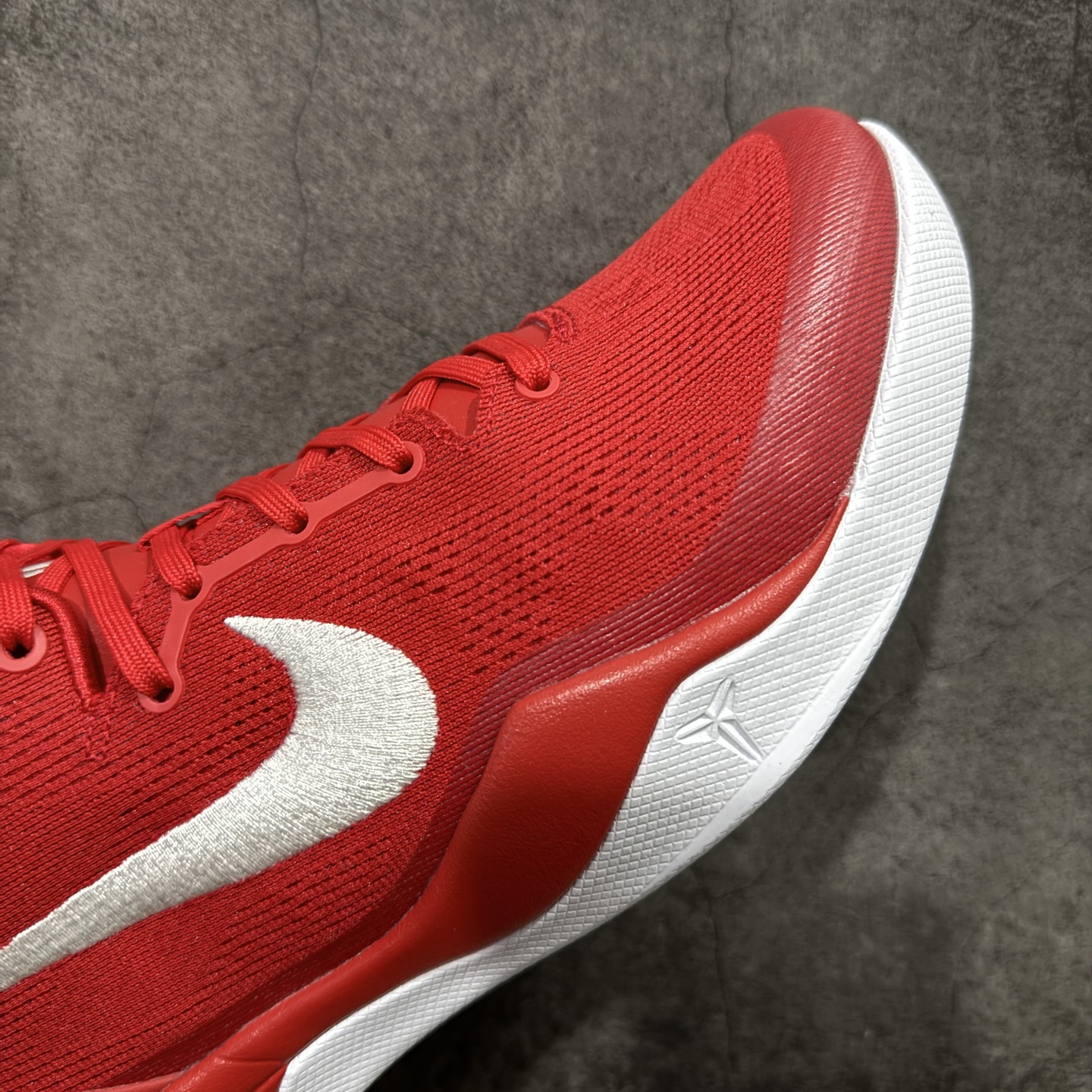 图片[6]-【OG纯原】NK Zoom Kobe Ⅷ System 科比8代复刻实战运动低帮文化篮球鞋 红白 HF9550-600 完美复刻公司货 React科技鞋垫加持 实战配置直接拉满 原楦纸板开发 鞋身流线型、后跟塑形 区分土肥圆 原厂针织鞋面一针一线匹配原版 全身鞋材卡料色独家定制 唯一万针立体刺绣SWOOSH 真实底模最大50.5 实战利器 专供海外市场 独立原厂模具 首批不拼图大几率过验 亲测已过 支持各种高强度实战 无需担心 补货周期极长 脚宽建议买大半码 科比系列前掌偏窄 支持七天无理由退换 尺码： 36 36.5 37.5 38 38.5 39 40 40.5 41 42 42.5 43 44 44.5 45 46 47.5 48.5-选品中心