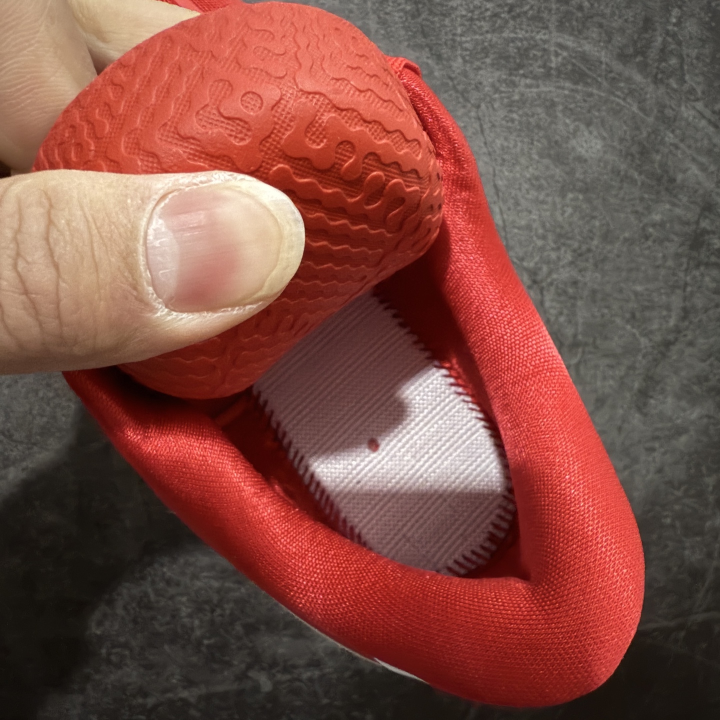 图片[9]-【OG纯原】NK Zoom Kobe Ⅷ System 科比8代复刻实战运动低帮文化篮球鞋 红白 HF9550-600 完美复刻公司货 React科技鞋垫加持 实战配置直接拉满 原楦纸板开发 鞋身流线型、后跟塑形 区分土肥圆 原厂针织鞋面一针一线匹配原版 全身鞋材卡料色独家定制 唯一万针立体刺绣SWOOSH 真实底模最大50.5 实战利器 专供海外市场 独立原厂模具 首批不拼图大几率过验 亲测已过 支持各种高强度实战 无需担心 补货周期极长 脚宽建议买大半码 科比系列前掌偏窄 支持七天无理由退换 尺码： 36 36.5 37.5 38 38.5 39 40 40.5 41 42 42.5 43 44 44.5 45 46 47.5 48.5-选品中心