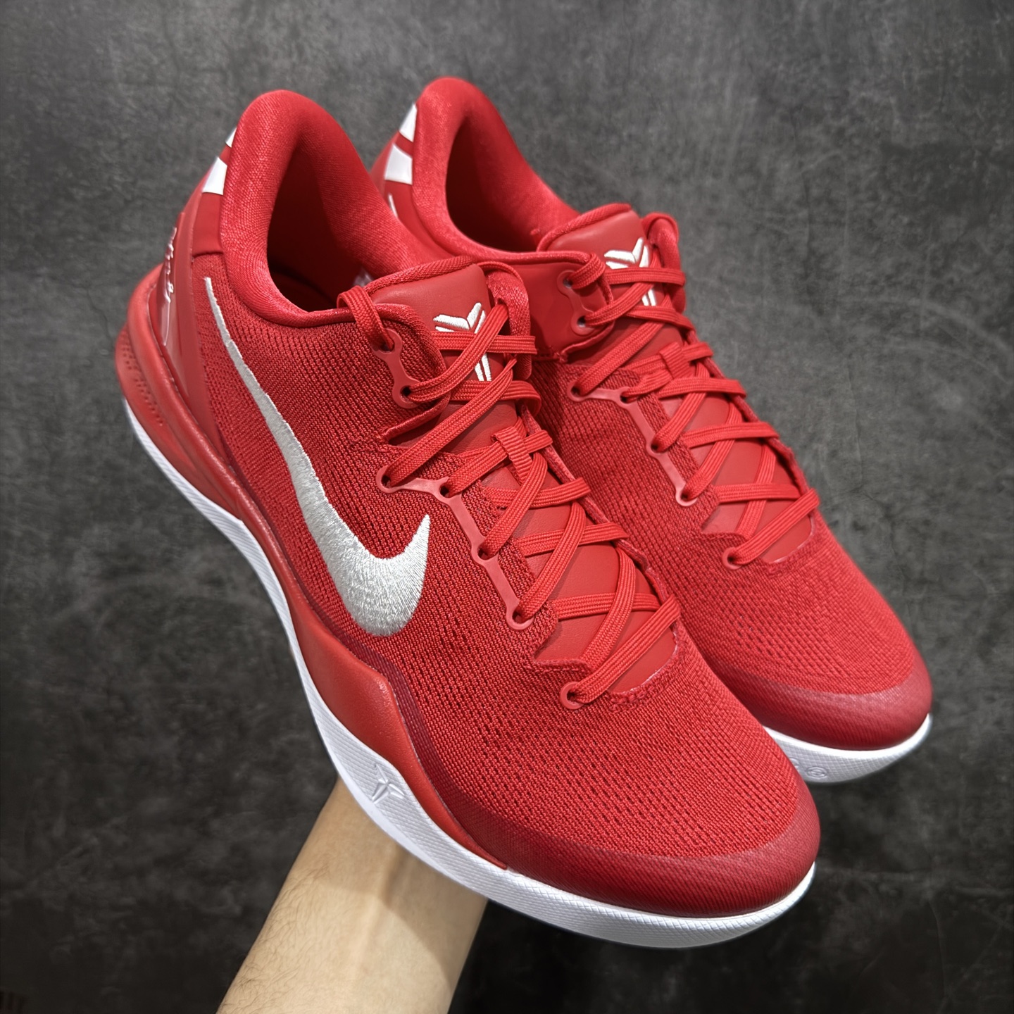 【OG纯原】NK Zoom Kobe Ⅷ System 科比8代复刻实战运动低帮文化篮球鞋 红白 HF9550-600 完美复刻公司货 React科技鞋垫加持 实战配置直接拉满 原楦纸板开发 鞋身流线型、后跟塑形 区分土肥圆 原厂针织鞋面一针一线匹配原版 全身鞋材卡料色独家定制 唯一万针立体刺绣SWOOSH 真实底模最大50.5 实战利器 专供海外市场 独立原厂模具 首批不拼图大几率过验 亲测已过 支持各种高强度实战 无需担心 补货周期极长 脚宽建议买大半码 科比系列前掌偏窄 支持七天无理由退换 尺码： 36 36.5 37.5 38 38.5 39 40 40.5 41 42 42.5 43 44 44.5 45 46 47.5 48.5-选品中心