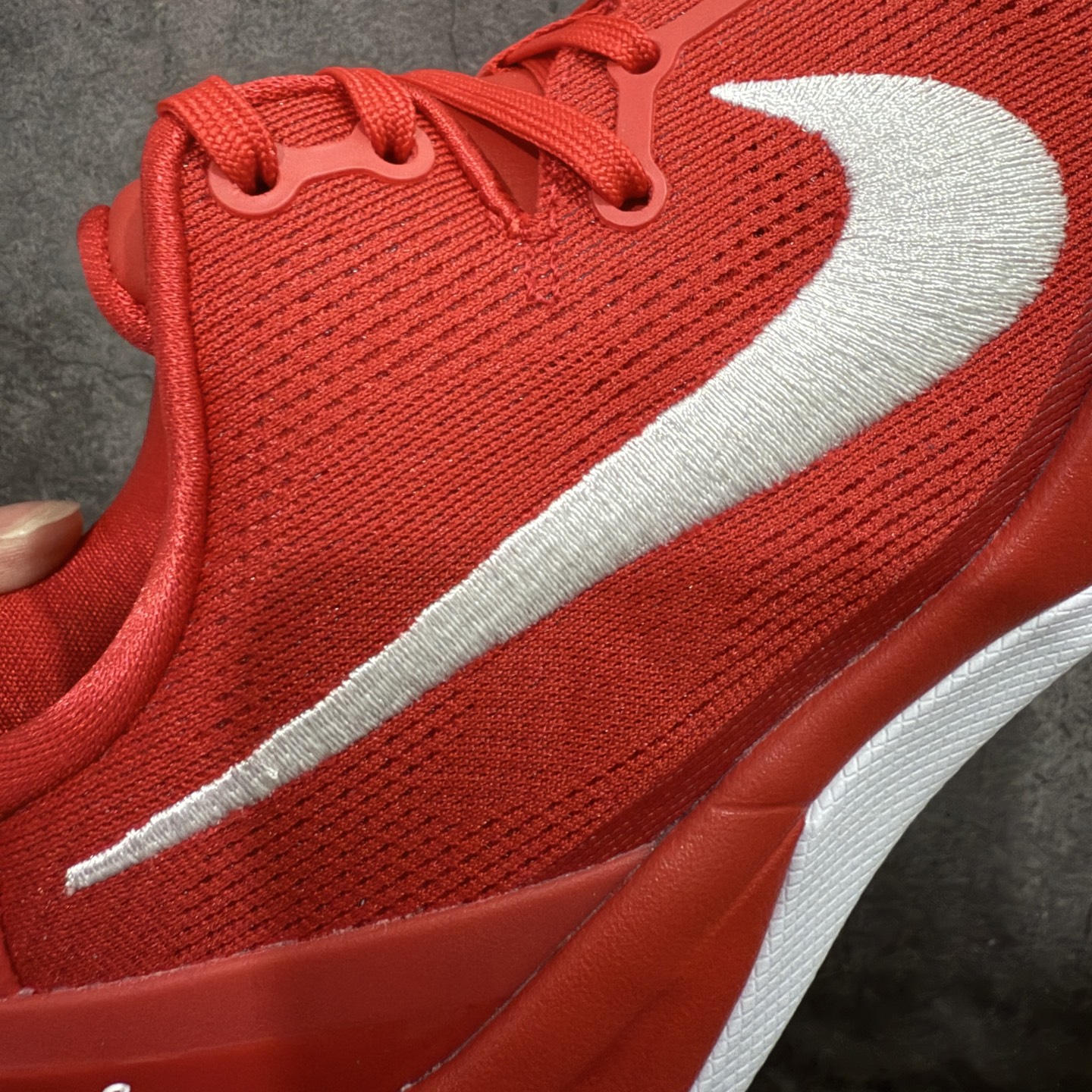 图片[4]-【OG纯原】NK Zoom Kobe Ⅷ System 科比8代复刻实战运动低帮文化篮球鞋 红白 HF9550-600 完美复刻公司货 React科技鞋垫加持 实战配置直接拉满 原楦纸板开发 鞋身流线型、后跟塑形 区分土肥圆 原厂针织鞋面一针一线匹配原版 全身鞋材卡料色独家定制 唯一万针立体刺绣SWOOSH 真实底模最大50.5 实战利器 专供海外市场 独立原厂模具 首批不拼图大几率过验 亲测已过 支持各种高强度实战 无需担心 补货周期极长 脚宽建议买大半码 科比系列前掌偏窄 支持七天无理由退换 尺码： 36 36.5 37.5 38 38.5 39 40 40.5 41 42 42.5 43 44 44.5 45 46 47.5 48.5-选品中心