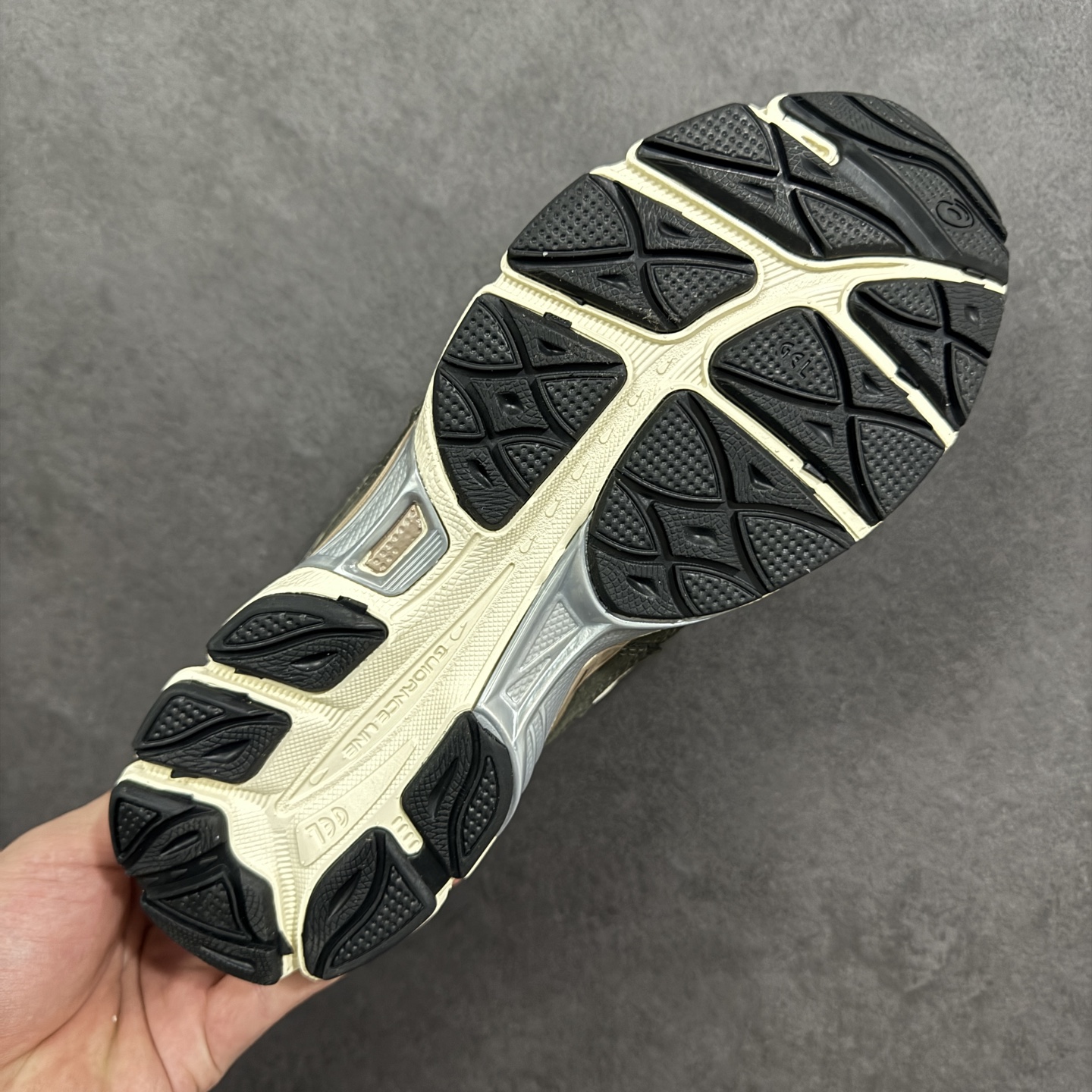 图片[9]-【公司级】亚瑟士 Asics GEL-NYC系列 舒适百搭 低帮 休闲跑步鞋 透气网 全新AHAR 橡胶材质 组合果冻底 款号：1203A383-103 尺码：36 37 38 39 40 41.5 42 43.5 44 45 46 编码：FSA210220-选品中心