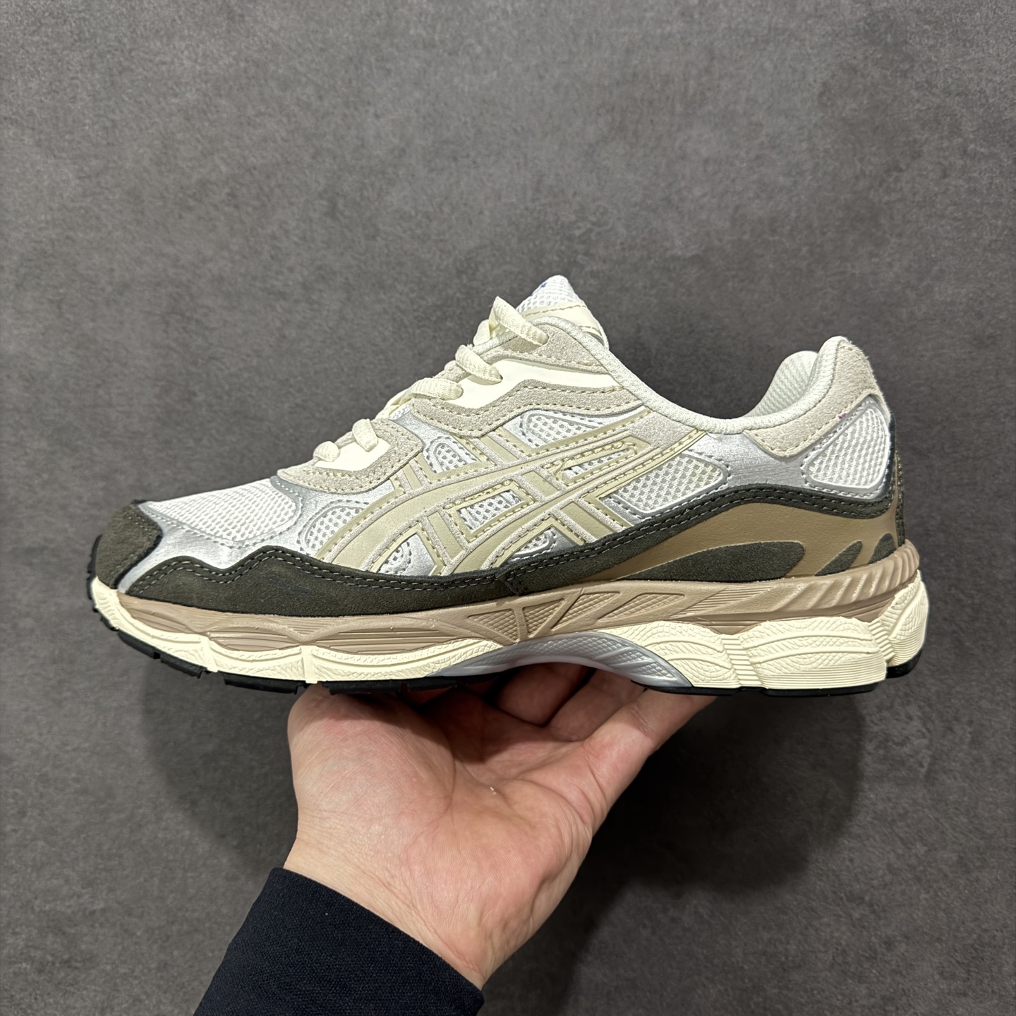 图片[2]-【公司级】亚瑟士 Asics GEL-NYC系列 舒适百搭 低帮 休闲跑步鞋 透气网 全新AHAR 橡胶材质 组合果冻底 款号：1203A383-103 尺码：36 37 38 39 40 41.5 42 43.5 44 45 46 编码：FSA210220-选品中心