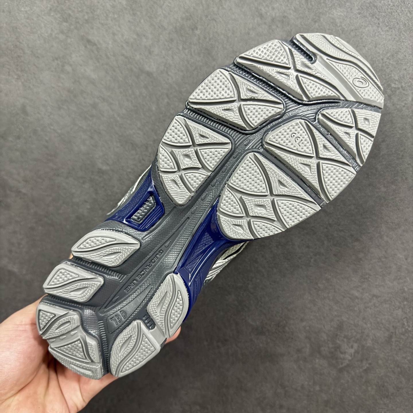 图片[9]-【公司级】Asics Gel-Cumulus 16 亚瑟士 防滑耐磨 休闲运动鞋 采用双层提花网面设计 提高包裹性和透气性 后跟搭载稳定系统科技T-GEL提升整体支撑力和结构感 减少对身体带来的冲击负荷 创新中底至轻回弹 货号：1203A838-020 尺码：36-47-选品中心