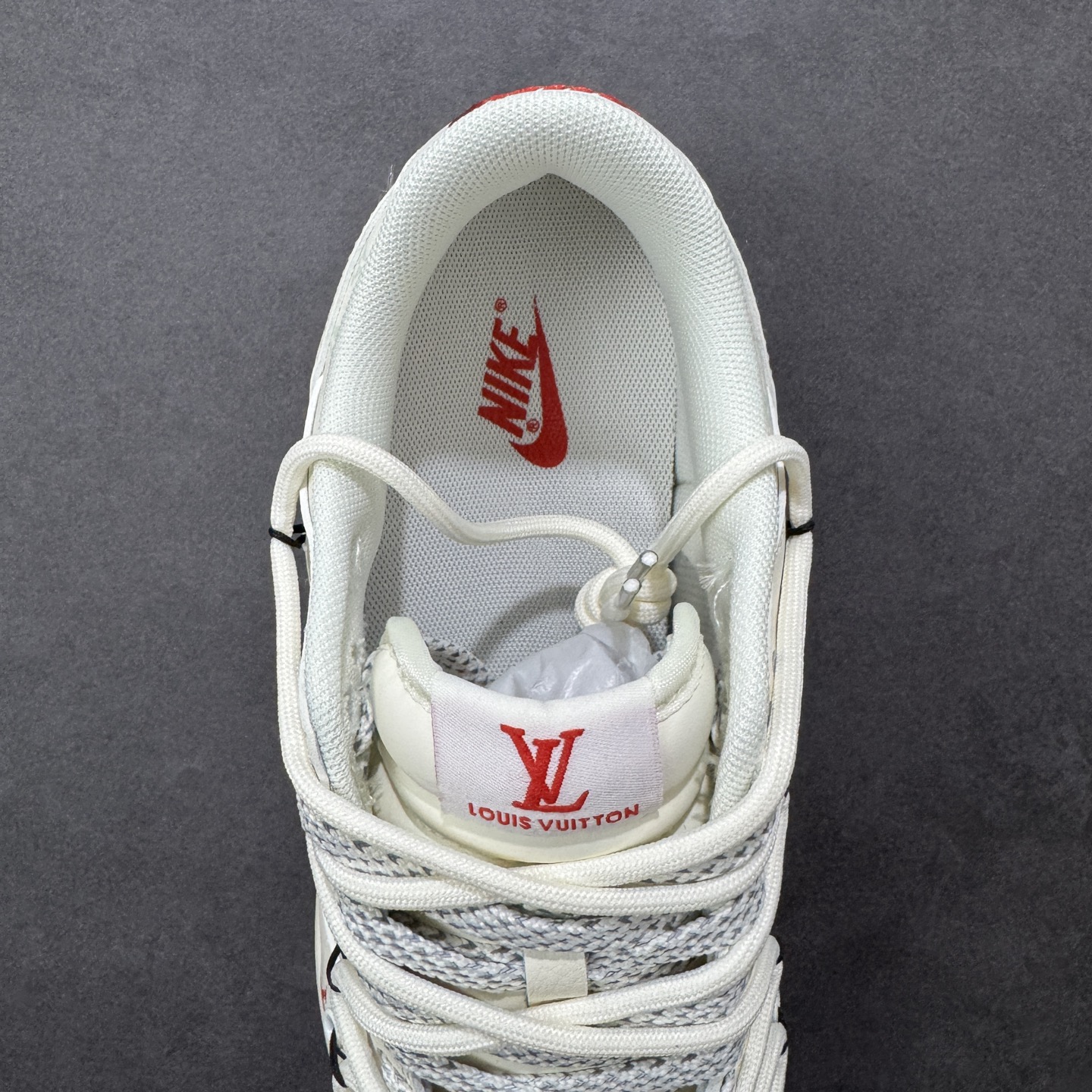 图片[7]-【定制版】Nike SB Dunk Low LV联名绑绳 周年高端定制 低帮休闲板鞋 #定制鞋盒 大厂纯原品质出货 超高清洁度 皮料切割干净无任何毛边 细节完美 货号：CX5050-Y52 尺码：36 36.5 37.5 38 38.5 39 40 40.5 41 42 42.5 43 44 44.5 45-选品中心