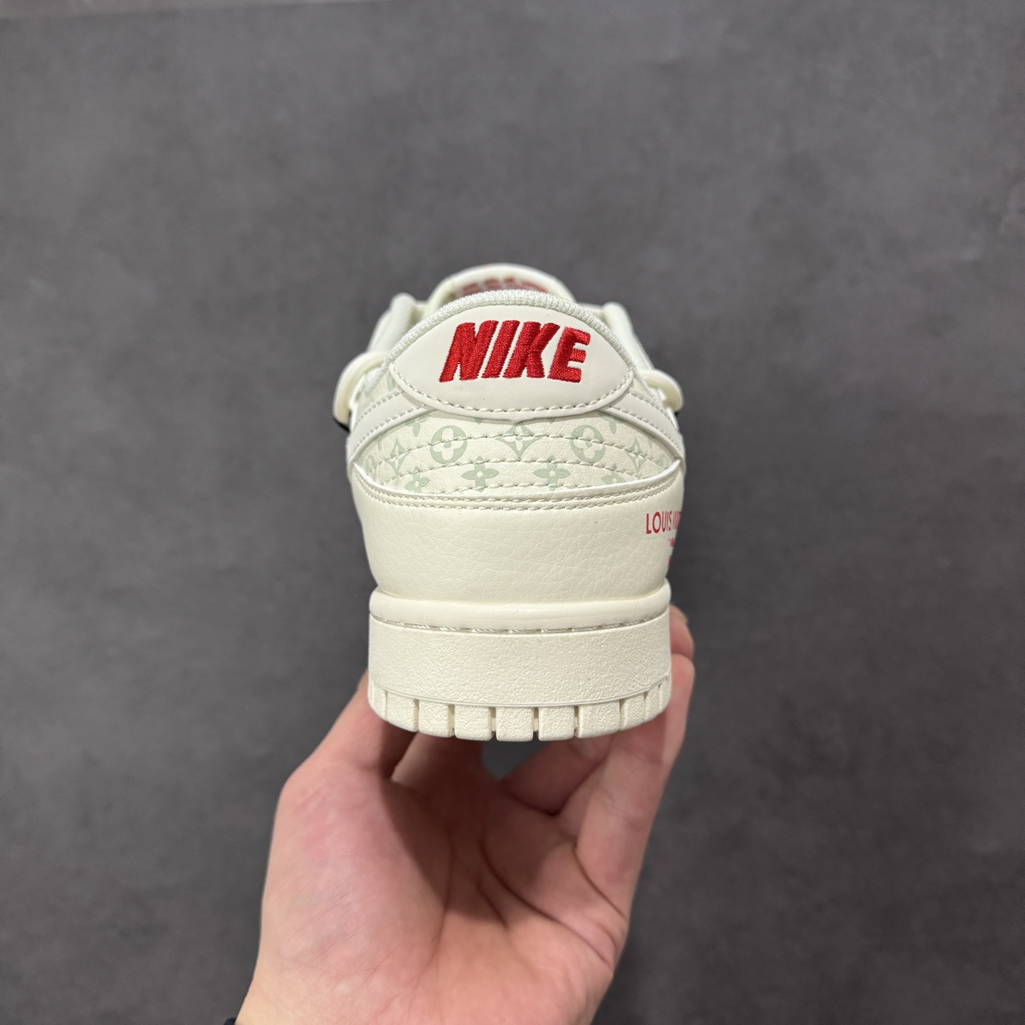 图片[4]-【定制版】Nike SB Dunk Low LV联名绑绳 周年高端定制 低帮休闲板鞋 #定制鞋盒 大厂纯原品质出货 超高清洁度 皮料切割干净无任何毛边 细节完美 货号：CX5050-Y52 尺码：36 36.5 37.5 38 38.5 39 40 40.5 41 42 42.5 43 44 44.5 45-选品中心