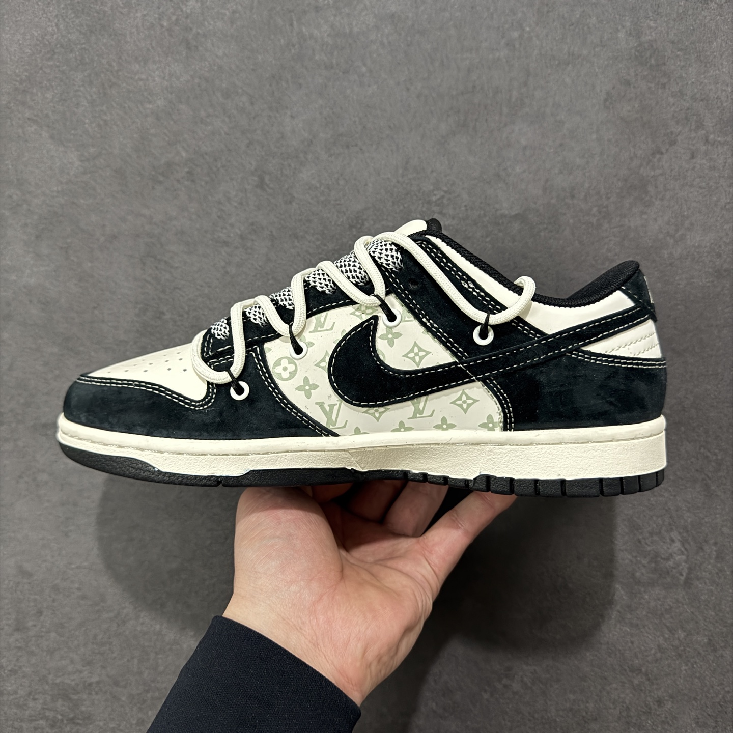 图片[2]-【定制版】Nike SB Dunk Low LV联名绑绳 周年高端定制 低帮休闲板鞋 #定制鞋盒 大厂纯原品质出货 超高清洁度 皮料切割干净无任何毛边 细节完美 货号：CX5050-Y55 尺码：36 36.5 37.5 38 38.5 39 40 40.5 41 42 42.5 43 44 44.5 45-选品中心