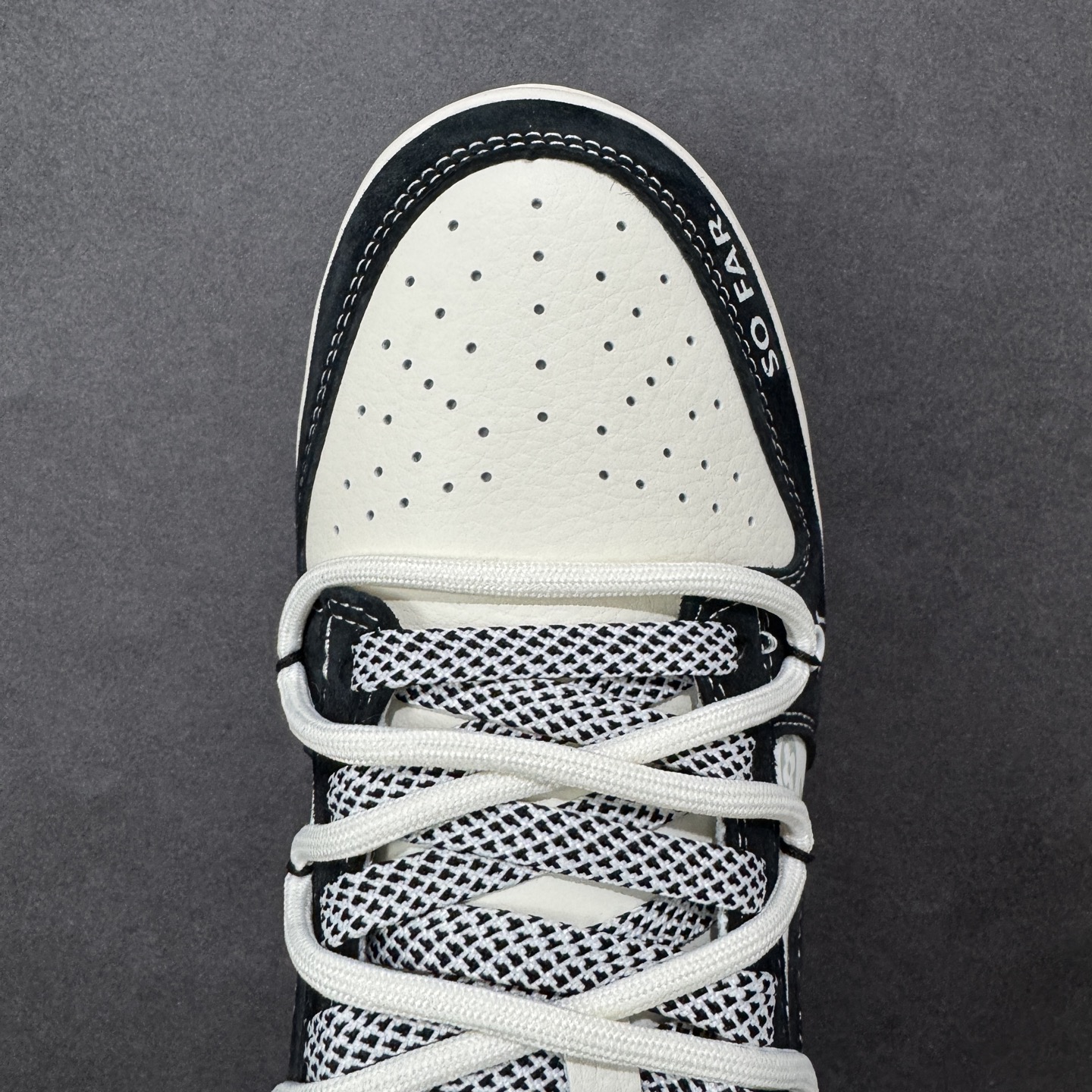 图片[8]-【定制版】Nike SB Dunk Low LV联名绑绳 周年高端定制 低帮休闲板鞋 #定制鞋盒 大厂纯原品质出货 超高清洁度 皮料切割干净无任何毛边 细节完美 货号：CX5050-Y55 尺码：36 36.5 37.5 38 38.5 39 40 40.5 41 42 42.5 43 44 44.5 45-选品中心