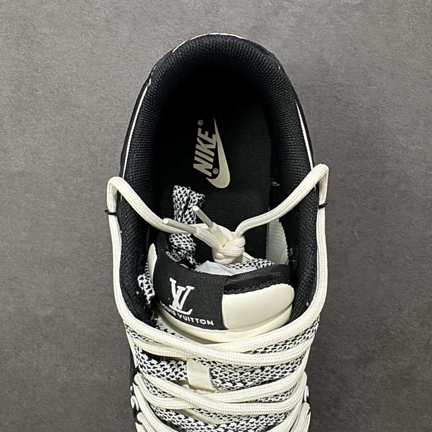 图片[7]-【定制版】Nike SB Dunk Low LV联名绑绳 周年高端定制 低帮休闲板鞋 #定制鞋盒 大厂纯原品质出货 超高清洁度 皮料切割干净无任何毛边 细节完美 货号：CX5050-Y55 尺码：36 36.5 37.5 38 38.5 39 40 40.5 41 42 42.5 43 44 44.5 45-选品中心