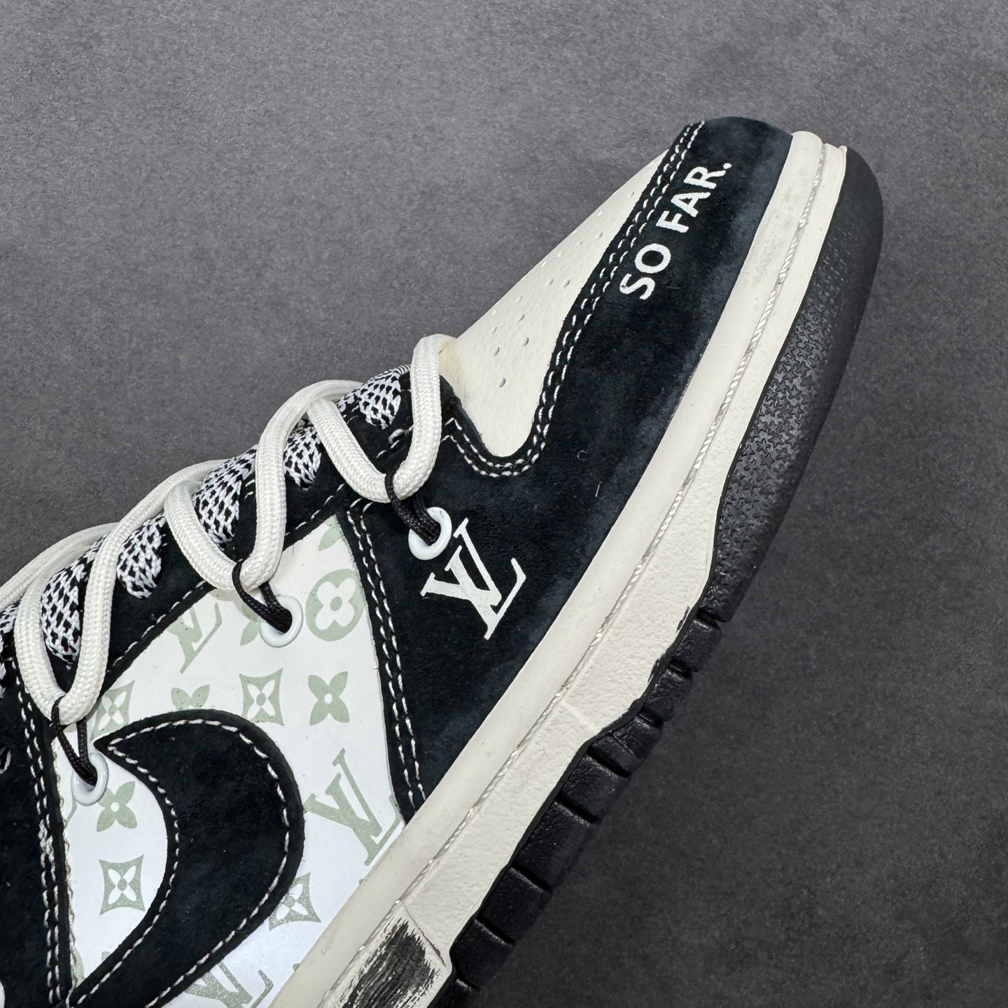 图片[5]-【定制版】Nike SB Dunk Low LV联名绑绳 周年高端定制 低帮休闲板鞋 #定制鞋盒 大厂纯原品质出货 超高清洁度 皮料切割干净无任何毛边 细节完美 货号：CX5050-Y55 尺码：36 36.5 37.5 38 38.5 39 40 40.5 41 42 42.5 43 44 44.5 45-选品中心