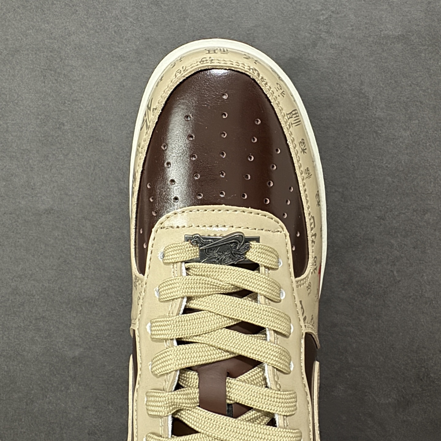 图片[8]-【定制版】NIke Air Force 1 \’07 Low “马年限定–福韵杏棕” 空军一号低帮 运动鞋 休闲鞋 折边针车 工艺难度大 原楦头原纸板 高端定制鞋盒 原厂鞋底 超高清洁度 细节完美 货号：NH0601-501 尺码：36 36.5 37.5 38 38.5 39 40 40.5 41 42 42.5 43 44 44.5 45 编码：HXSB310320-选品中心