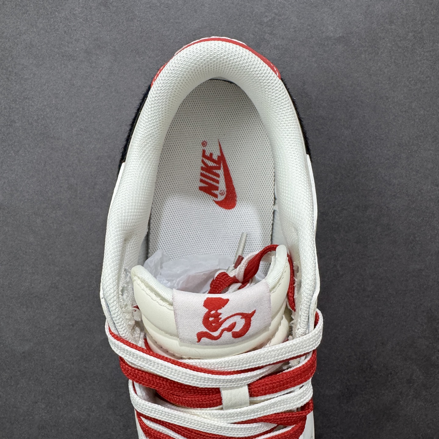 图片[7]-【定制版】Nike SB Dunk Low“ 马年限定—汗血宝马” 周年高端定制 低帮休闲板鞋 定制鞋盒 大厂纯原品质出货 超高清洁度 皮料切割干净无任何毛边 细节完美 货号：FC1688-257 尺码： 36 36.5 37.5 38 38.5 39 40 40.5 41 42 42.5 43 44 44.5 45-选品中心