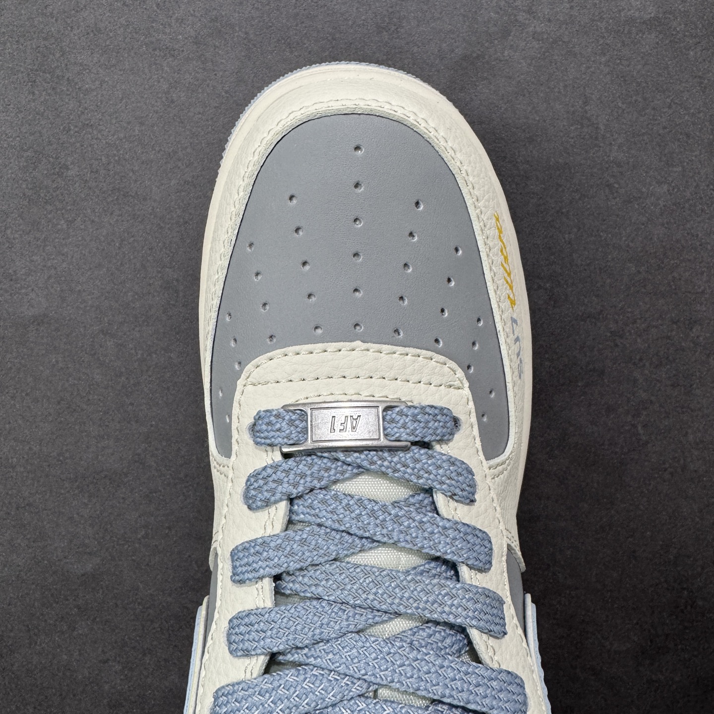 图片[8]-【定制版】NIke Air Force 1 \’07 Low “小米联名-Su7 ultra”空军一号 低帮 运动鞋 休闲鞋 折边针车 工艺难度大 原楦头原纸板 原装鞋盒 定制五金配件 内置全掌气垫 原厂鞋底 货号：XX3168-215 尺码：36 36.5 37.5 38 38.5 39 40 40.5 41 42 42.5 43 44 44.5 45 编码：HXSA310320-选品中心