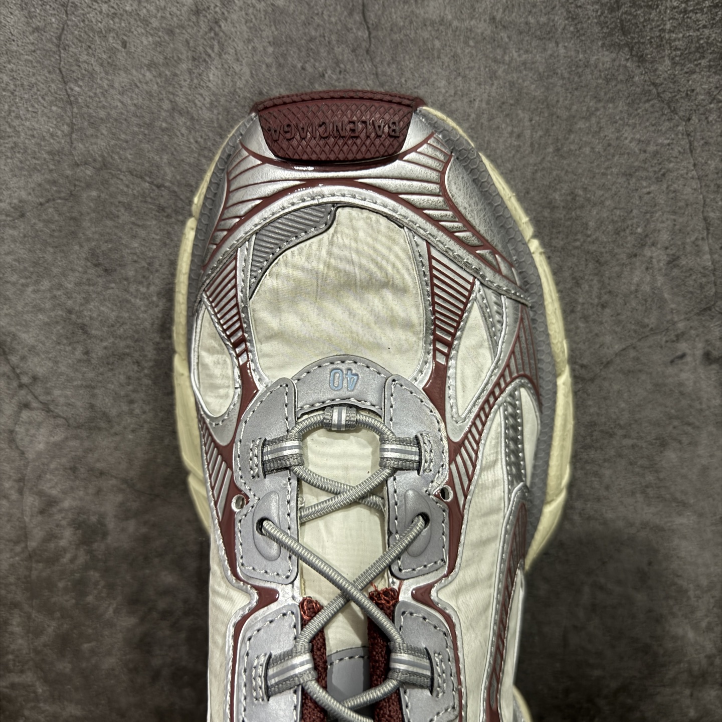 图片[5]-【XA版本】BALENCIAGA 3XL Sneakers 巴黎世家十代网布系带低帮走秀复古老爹鞋 全套原纸板楦头开发 最原汁原味的灵魂版型 全鞋荧光划线卡点 胶水把控整洁度追求极致完美 每一双都是工艺品 多重QC质检 超越公司货的品控标准 实实在在的免检产品 原盒原配 正确字体电绣 粗细、位置、大小正确 侧边TPU 透气孔匹配意产原版 正确分离大底 TPU软底 原版一致大底LOGO 立体感十足 原厂皮料水洗做旧 采购原厂网纱 不含皮革 网布材料和聚氨酯 磨损效果 鞋头边缘和后帮 Balenciaga 徽标 鞋面和后跟凸印尺码 鞋舌 3XL 橡胶品牌标识和反光细节 鞋帮拉袢和鞋舌拉祥 配反光细节 备用鞋带在鞋履前侧 可在穿着前取下 便于不同造型搭配 偏大一码 尺码：35-46-选品中心