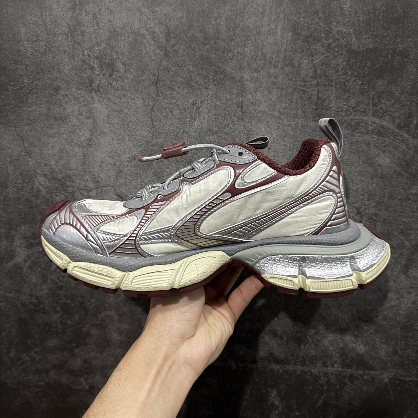 图片[2]-【XA版本】BALENCIAGA 3XL Sneakers 巴黎世家十代网布系带低帮走秀复古老爹鞋 全套原纸板楦头开发 最原汁原味的灵魂版型 全鞋荧光划线卡点 胶水把控整洁度追求极致完美 每一双都是工艺品 多重QC质检 超越公司货的品控标准 实实在在的免检产品 原盒原配 正确字体电绣 粗细、位置、大小正确 侧边TPU 透气孔匹配意产原版 正确分离大底 TPU软底 原版一致大底LOGO 立体感十足 原厂皮料水洗做旧 采购原厂网纱 不含皮革 网布材料和聚氨酯 磨损效果 鞋头边缘和后帮 Balenciaga 徽标 鞋面和后跟凸印尺码 鞋舌 3XL 橡胶品牌标识和反光细节 鞋帮拉袢和鞋舌拉祥 配反光细节 备用鞋带在鞋履前侧 可在穿着前取下 便于不同造型搭配 偏大一码 尺码：35-46-选品中心