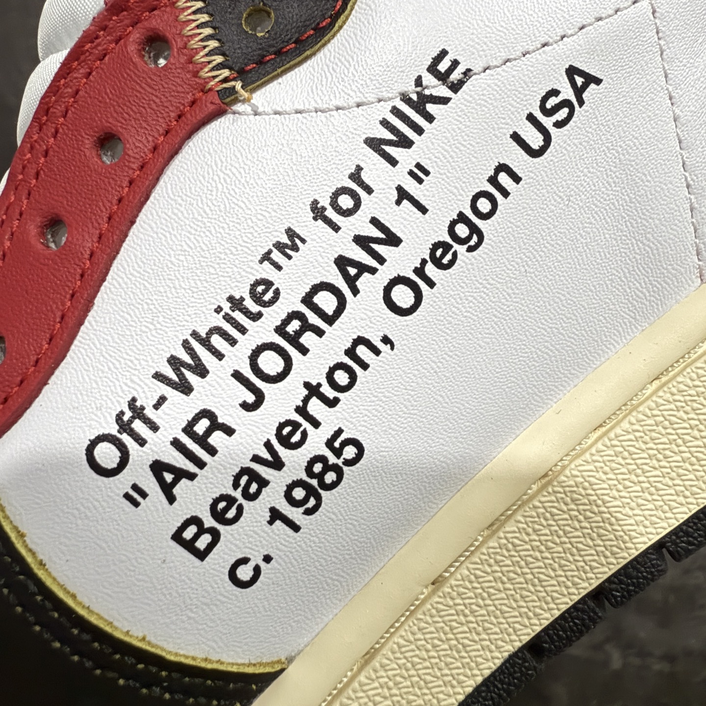 图片[9]-【原厂版】Off White x Union x Air Jordan 1 x Travis Scott AJ1 x TS联名倒钩低帮 XZ6868-005 超级强悍品质 可对比市场各大纯原版本 专业aj大厂出品 对细节的把控毋庸置疑 材料也是用最接近原鞋的头层皮料 所有地方都没有做到减配 原厂鞋楦打造完美鞋型 整体鞋型以及后跟做的弧度做的非常好 鞋带为原厂打蜡鞋带 粗细程度同步原鞋 裁片清洁度到位 无明显瑕疵毛边 免修产品 正确针车 该重针 该有尖角的地方都有做到 鞋价格非常香 转手可闭眼卖高价 到手各位就知道货有多好 绝对秒杀一切同价格货品 尺码：40-47.5-选品中心