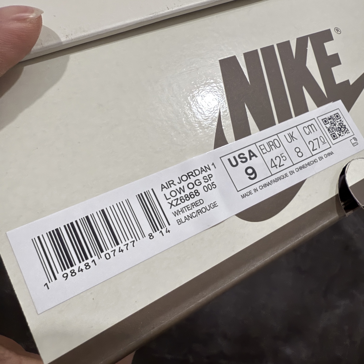 图片[10]-【原厂版】Off White x Union x Air Jordan 1 x Travis Scott AJ1 x TS联名倒钩低帮 XZ6868-005 超级强悍品质 可对比市场各大纯原版本 专业aj大厂出品 对细节的把控毋庸置疑 材料也是用最接近原鞋的头层皮料 所有地方都没有做到减配 原厂鞋楦打造完美鞋型 整体鞋型以及后跟做的弧度做的非常好 鞋带为原厂打蜡鞋带 粗细程度同步原鞋 裁片清洁度到位 无明显瑕疵毛边 免修产品 正确针车 该重针 该有尖角的地方都有做到 鞋价格非常香 转手可闭眼卖高价 到手各位就知道货有多好 绝对秒杀一切同价格货品 尺码：40-47.5-选品中心