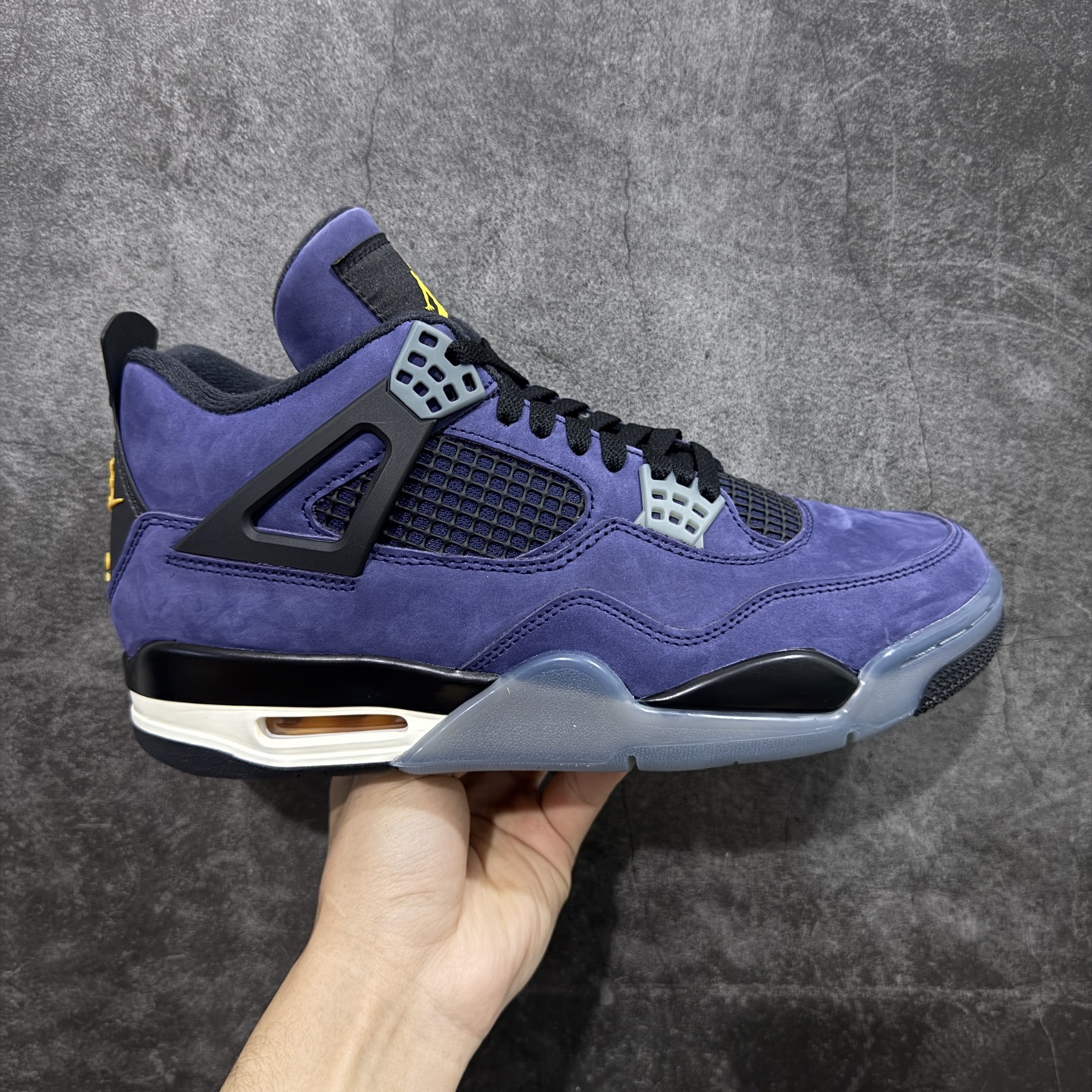 【原厂版】Air Jordan AJ4 Retro “Imperial Purple” 帝王紫 FV5029-500 全新升级改良 原鞋原楦原纸板同源开发 完美呈现乔4的版型 内侧正确双色网格 还原细节 原厂皮料 正确气垫颜色 正确网格工艺 正确拉帮工艺 全鞋原装材料制作 原档案原模具打造 支持全方位与正品对比 尺码：36 36.5 37.5 38 38.5 39 40 40.5 41 42 42.5 43 44 44.5 45 46 47.5-选品中心