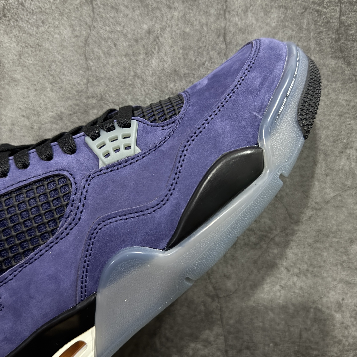 图片[6]-【原厂版】Air Jordan AJ4 Retro “Imperial Purple” 帝王紫 FV5029-500 全新升级改良 原鞋原楦原纸板同源开发 完美呈现乔4的版型 内侧正确双色网格 还原细节 原厂皮料 正确气垫颜色 正确网格工艺 正确拉帮工艺 全鞋原装材料制作 原档案原模具打造 支持全方位与正品对比 尺码：36 36.5 37.5 38 38.5 39 40 40.5 41 42 42.5 43 44 44.5 45 46 47.5-选品中心