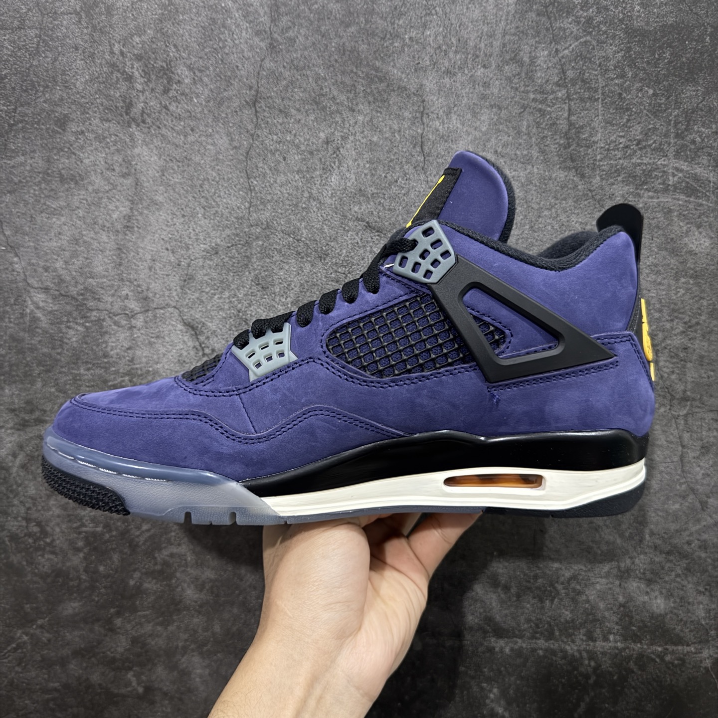 图片[2]-【原厂版】Air Jordan AJ4 Retro “Imperial Purple” 帝王紫 FV5029-500 全新升级改良 原鞋原楦原纸板同源开发 完美呈现乔4的版型 内侧正确双色网格 还原细节 原厂皮料 正确气垫颜色 正确网格工艺 正确拉帮工艺 全鞋原装材料制作 原档案原模具打造 支持全方位与正品对比 尺码：36 36.5 37.5 38 38.5 39 40 40.5 41 42 42.5 43 44 44.5 45 46 47.5-选品中心