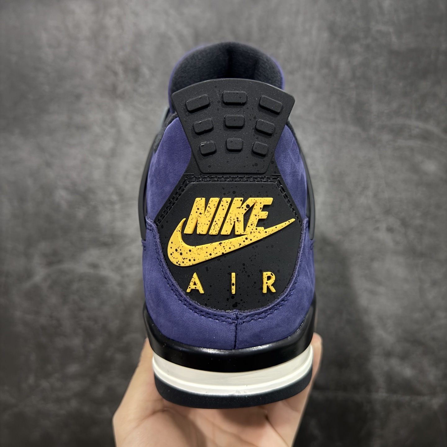 图片[4]-【原厂版】Air Jordan AJ4 Retro “Imperial Purple” 帝王紫 FV5029-500 全新升级改良 原鞋原楦原纸板同源开发 完美呈现乔4的版型 内侧正确双色网格 还原细节 原厂皮料 正确气垫颜色 正确网格工艺 正确拉帮工艺 全鞋原装材料制作 原档案原模具打造 支持全方位与正品对比 尺码：36 36.5 37.5 38 38.5 39 40 40.5 41 42 42.5 43 44 44.5 45 46 47.5-选品中心