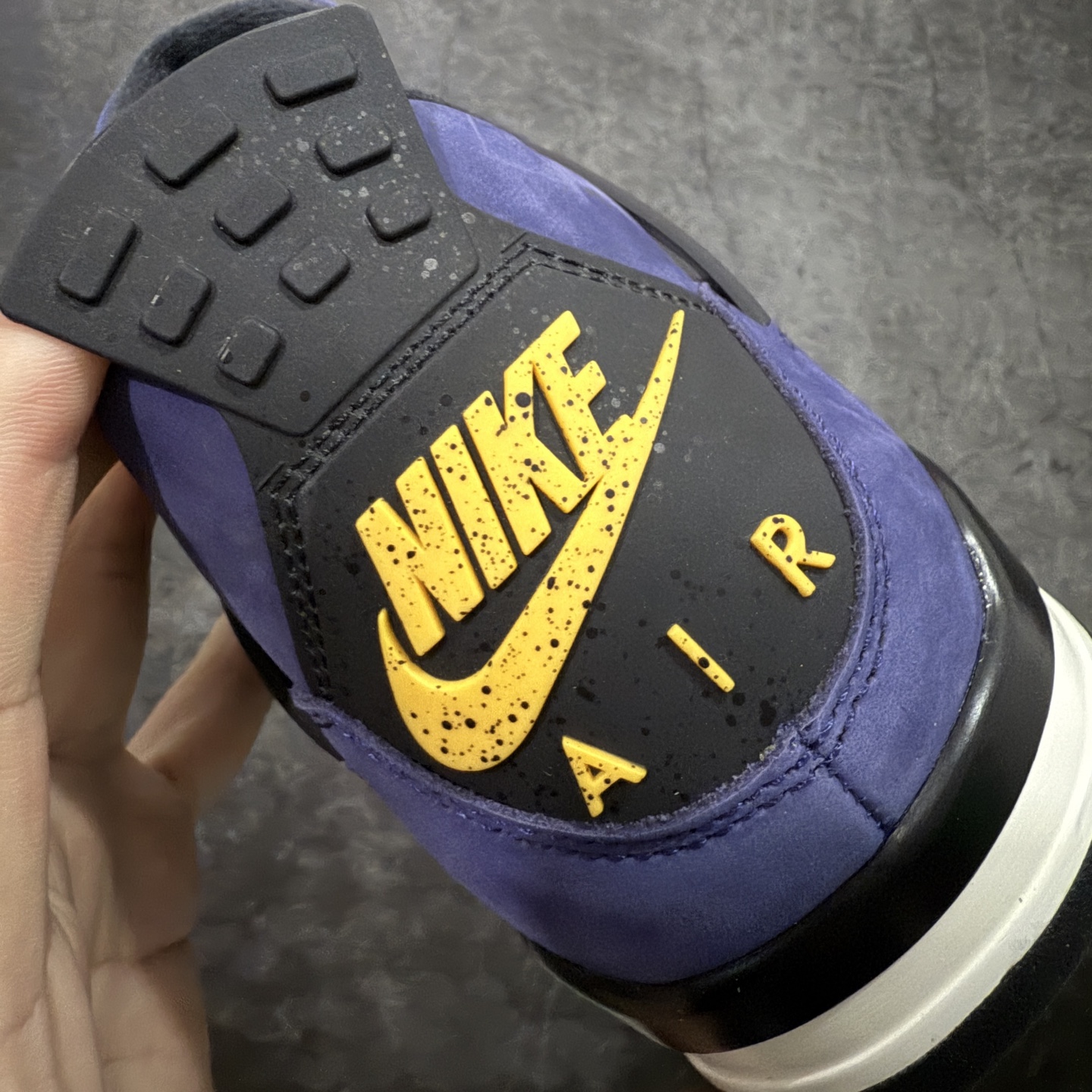 图片[2]-【原厂版】Air Jordan AJ4 Retro “Imperial Purple” 帝王紫 FV5029-500 全新升级改良 原鞋原楦原纸板同源开发 完美呈现乔4的版型 内侧正确双色网格 还原细节 原厂皮料 正确气垫颜色 正确网格工艺 正确拉帮工艺 全鞋原装材料制作 原档案原模具打造 支持全方位与正品对比 尺码：36 36.5 37.5 38 38.5 39 40 40.5 41 42 42.5 43 44 44.5 45 46 47.5-选品中心