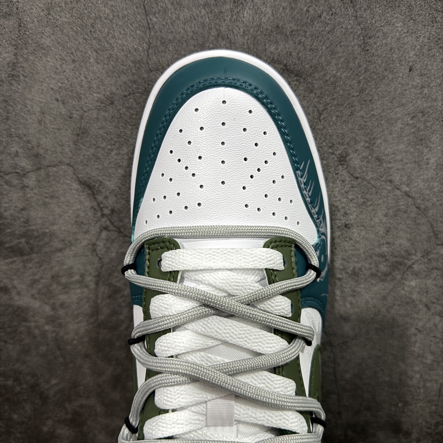 图片[5]-【纯原K版】Nk SB Dunk Low 解构绑带 纯原大厂出品 极力推荐👏 原装头层材料 独家版型蒸溜加工帶來的是更好的视觉和脚感体验 大厂纯原品质出货 清洁度 电绣工艺 皮料切割干净无任何毛边 细节完美 货号：DD1391-101 尺码：39 40 40.5 41 42 42.5 43 44 44.5 45 46-选品中心