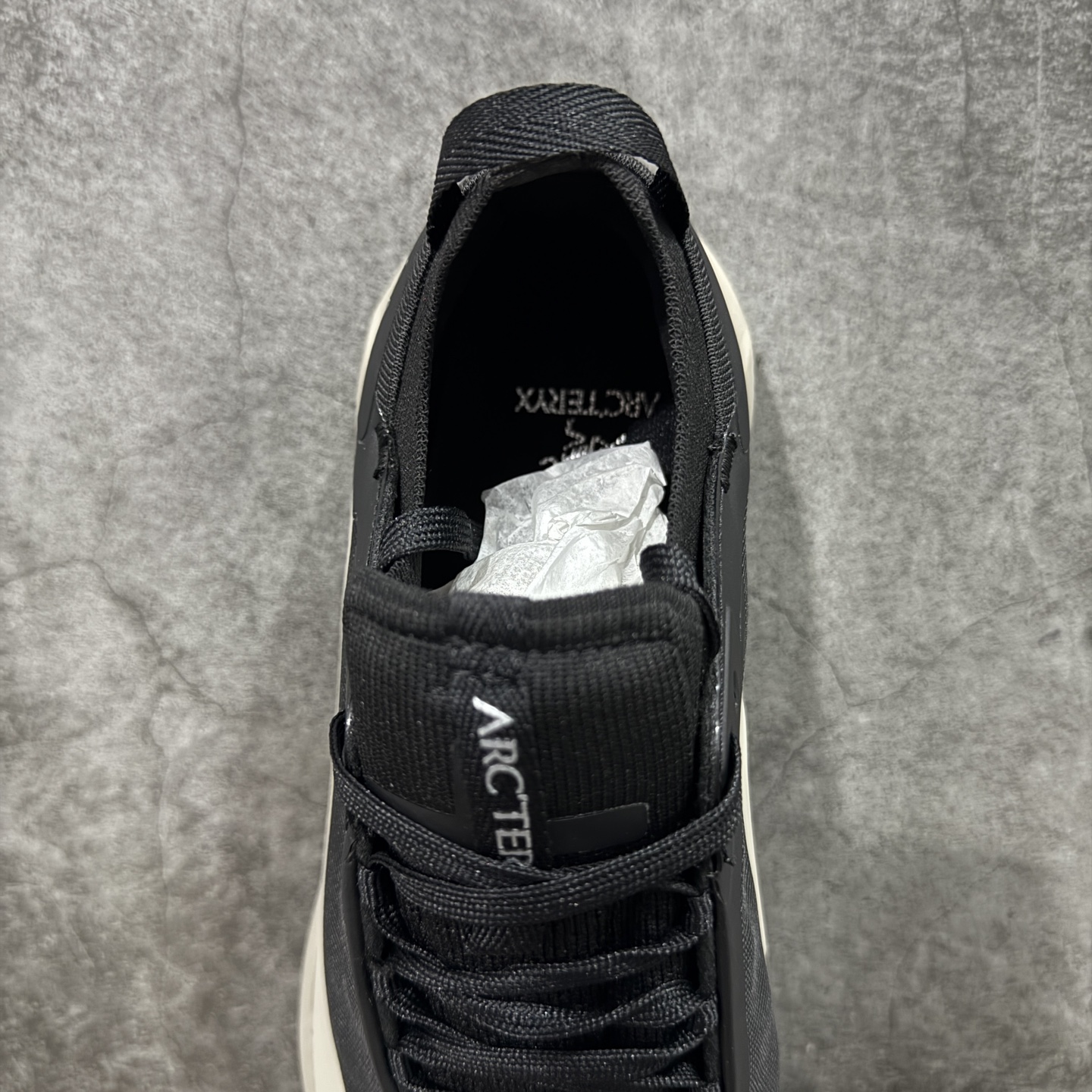 图片[8]-【公司级】Arcteryx始祖鸟 Vertex Alpine GTX M 男女情侣款低帮登山鞋 适合技术路线单日徒步穿着 aerios 鞋受到长途野外跑步鞋的启发 适合在变化的地形上进行快速轻快的徒步旅行穿着，舒适而有支撑性，鞋面更轻薄透气舒适。敏捷、稳定和技术路线上的自信源于vibram® megagrip外底、压缩eva内底以及一体的tpu 尺码：36-45-选品中心