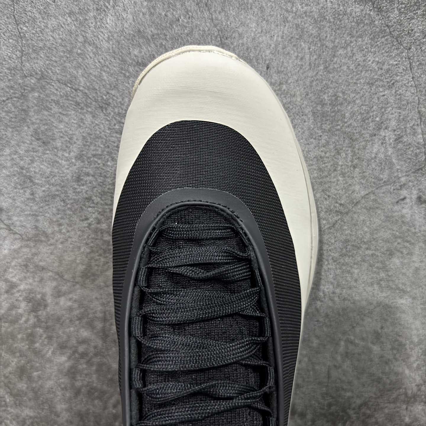 图片[5]-【公司级】Arcteryx始祖鸟 Vertex Alpine GTX M 男女情侣款低帮登山鞋 适合技术路线单日徒步穿着 aerios 鞋受到长途野外跑步鞋的启发 适合在变化的地形上进行快速轻快的徒步旅行穿着，舒适而有支撑性，鞋面更轻薄透气舒适。敏捷、稳定和技术路线上的自信源于vibram® megagrip外底、压缩eva内底以及一体的tpu 尺码：36-45-选品中心