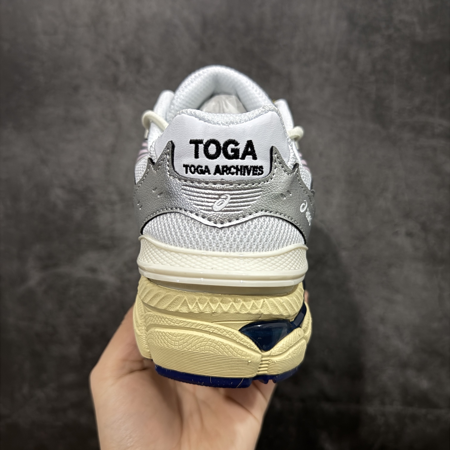 图片[4]-【公司级】Asics Gel-Cumulus 16 亚瑟士 防滑耐磨 休闲运动鞋 采用双层提花网面设计 提高包裹性和透气性 后跟搭载稳定系统科技T-GEL提升整体支撑力和结构感 减少对身体带来的冲击负荷 创新中底至轻回弹 货号：1203A838-020 尺码：36-47-选品中心