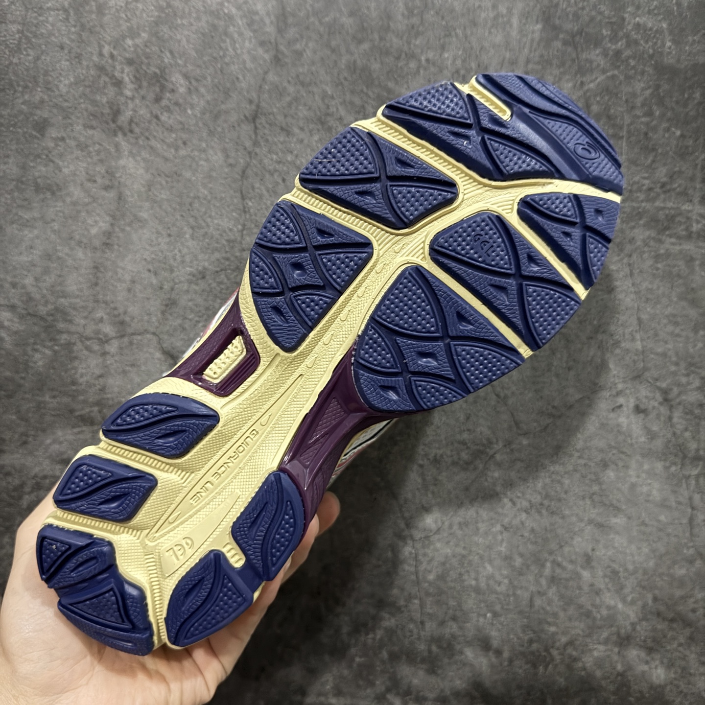 图片[9]-【公司级】Asics Gel-Cumulus 16 亚瑟士 防滑耐磨 休闲运动鞋 采用双层提花网面设计 提高包裹性和透气性 后跟搭载稳定系统科技T-GEL提升整体支撑力和结构感 减少对身体带来的冲击负荷 创新中底至轻回弹 货号：1203A838-020 尺码：36-47-选品中心