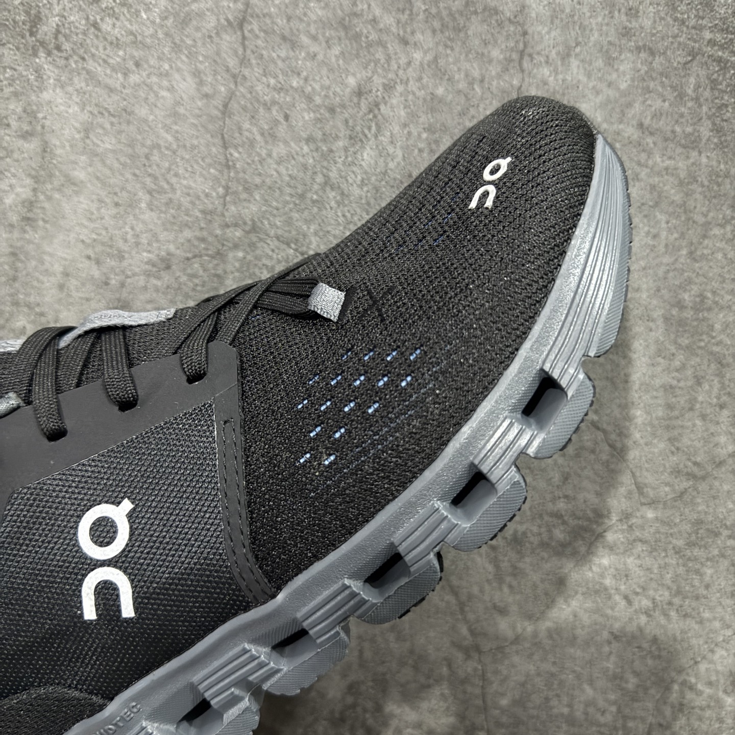 On昂跑 Cloud X4 舒适百搭 跑鞋 防滑耐磨透气 低帮 越野训练跑步鞋 新品出货上架 定义市场昂