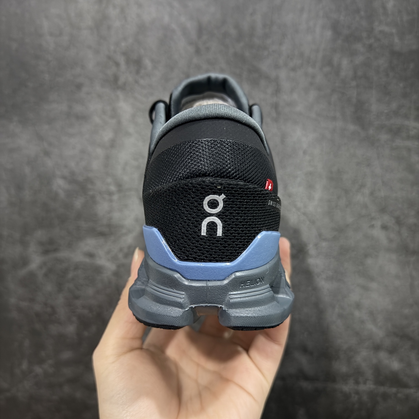 On昂跑 Cloud X4 舒适百搭 跑鞋 防滑耐磨透气 低帮 越野训练跑步鞋 新品出货上架 定义市场昂