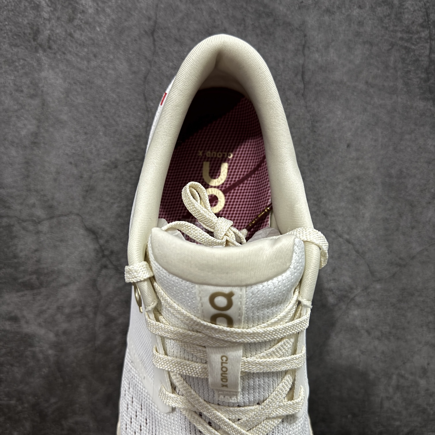 图片[8]-【T1原厂版】On昂跑 Cloud X4 舒适百搭 跑鞋 防滑耐磨透气 低帮 越野训练跑步鞋 新品出货上架 定义市场昂跑标杆水准 独家原厂档案开发私模大底【棱角分明】 独家定制原厂面料 区别市场通货批次 尺码：36 36.5 37 38 38.5 39 40 40.5 41 42 42.5 43 44 44.5 45-选品中心