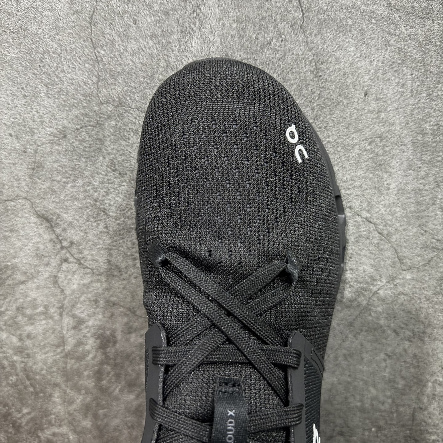 On昂跑 Cloud X4 舒适百搭 跑鞋 防滑耐磨透气 低帮 越野训练跑步鞋 新品出货上架 定义市场昂