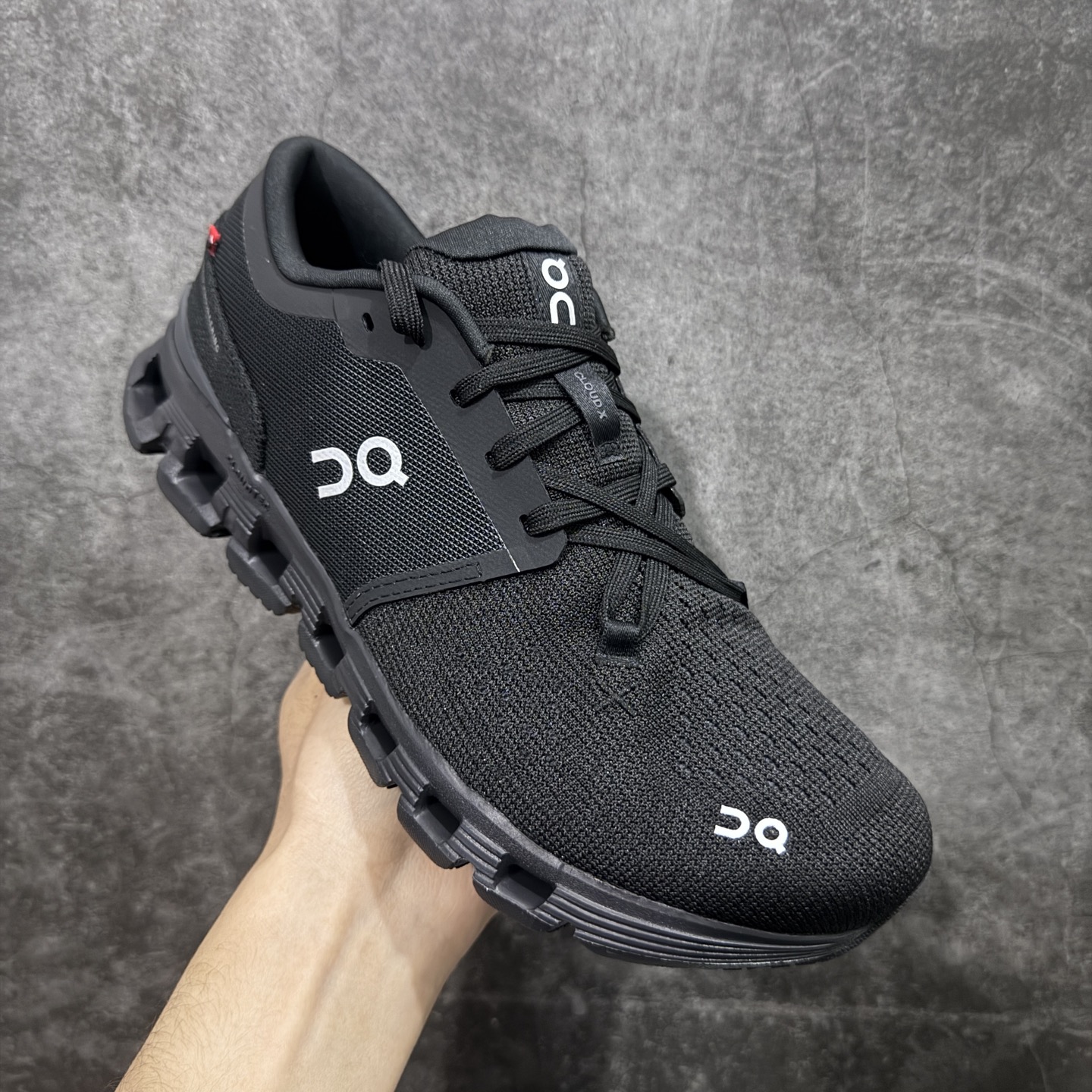 On昂跑 Cloud X4 舒适百搭 跑鞋 防滑耐磨透气 低帮 越野训练跑步鞋 新品出货上架 定义市场昂