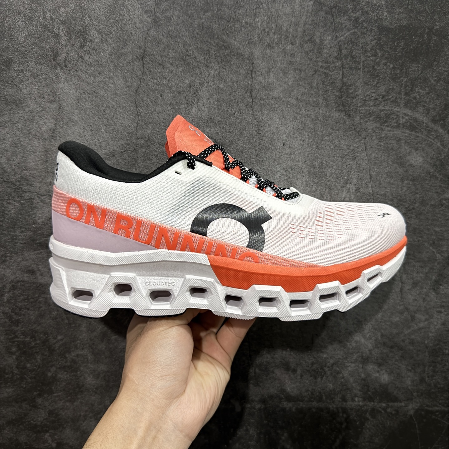 On昂跑 Cloudmonster 2 小怪兽2代 舒适百搭减震防滑耐磨透气 训练跑步鞋 新品出货上架 