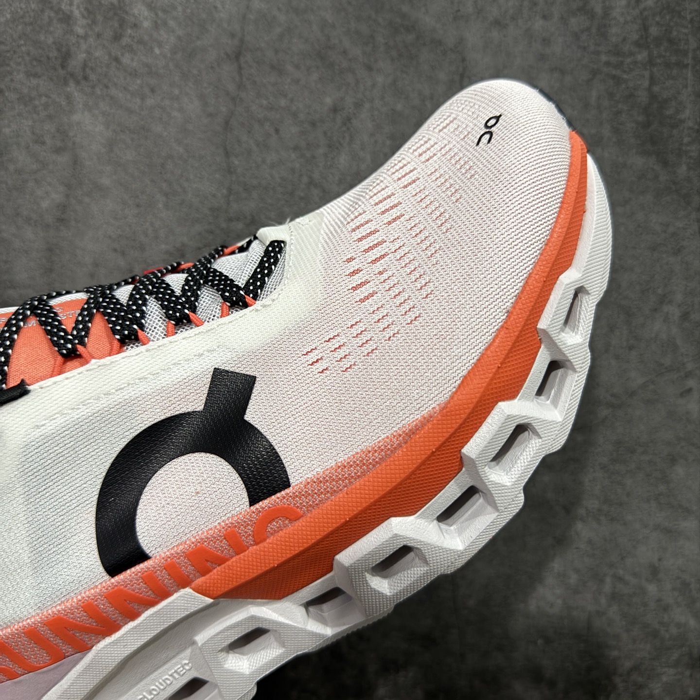 On昂跑 Cloudmonster 2 小怪兽2代 舒适百搭减震防滑耐磨透气 训练跑步鞋 新品出货上架 