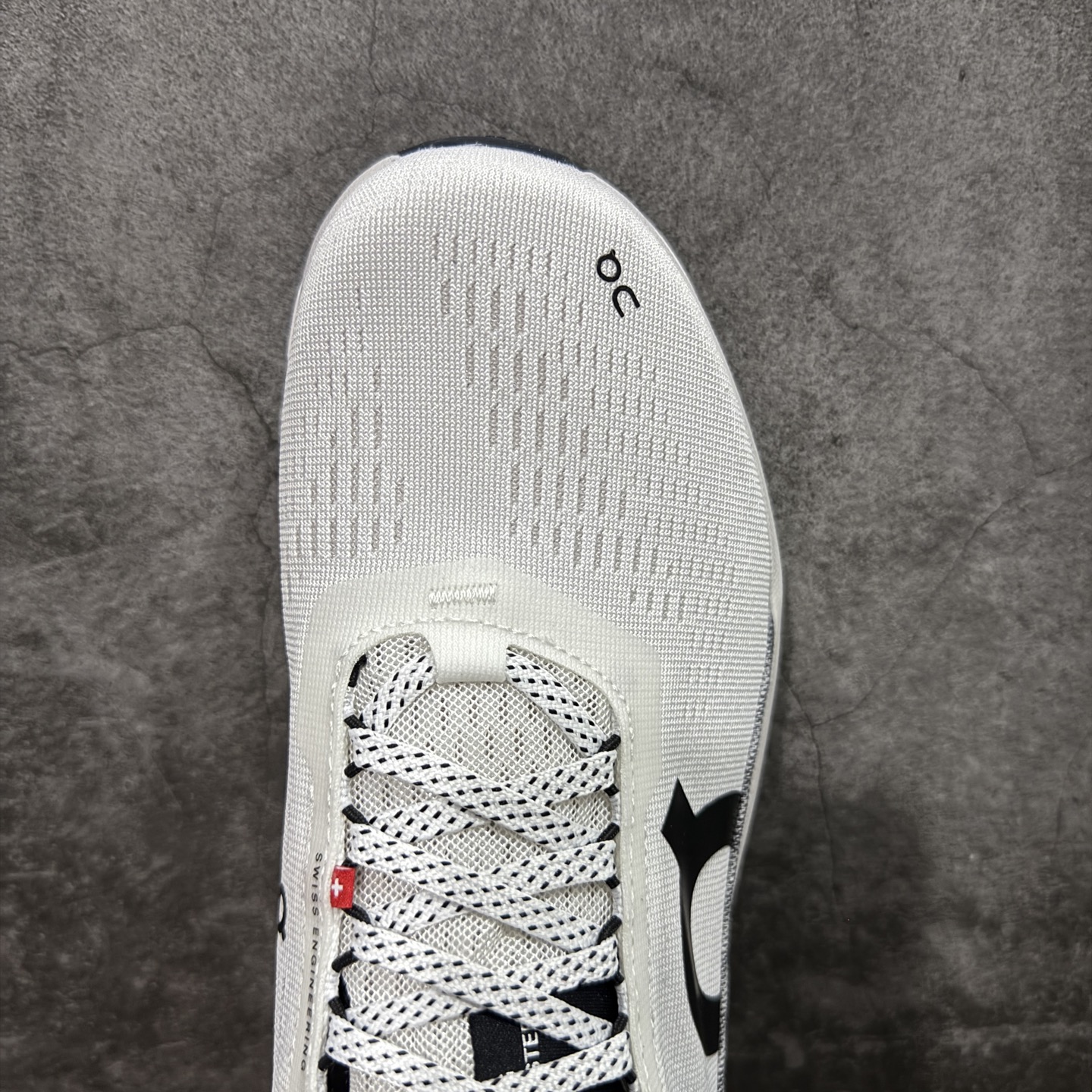 On昂跑 Cloudmonster 2 小怪兽2代 舒适百搭减震防滑耐磨透气 训练跑步鞋 新品出货上架 