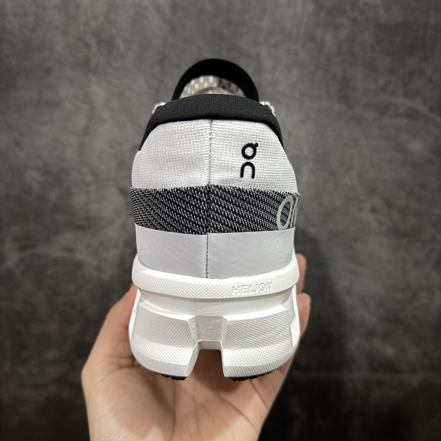 On昂跑 Cloudmonster 2 小怪兽2代 舒适百搭减震防滑耐磨透气 训练跑步鞋 新品出货上架 