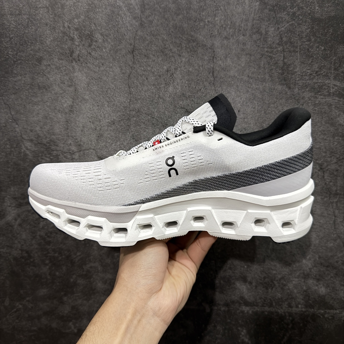 On昂跑 Cloudmonster 2 小怪兽2代 舒适百搭减震防滑耐磨透气 训练跑步鞋 新品出货上架 