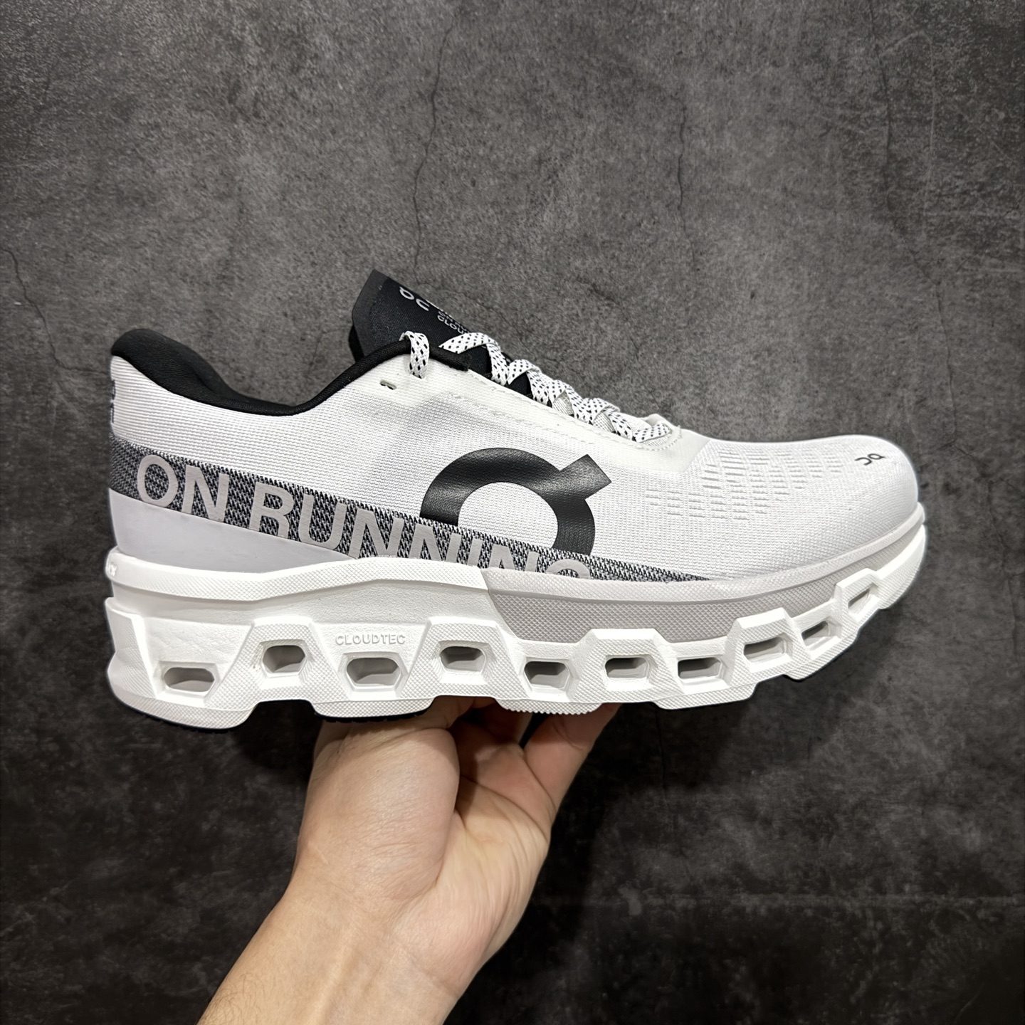 On昂跑 Cloudmonster 2 小怪兽2代 舒适百搭减震防滑耐磨透气 训练跑步鞋 新品出货上架 