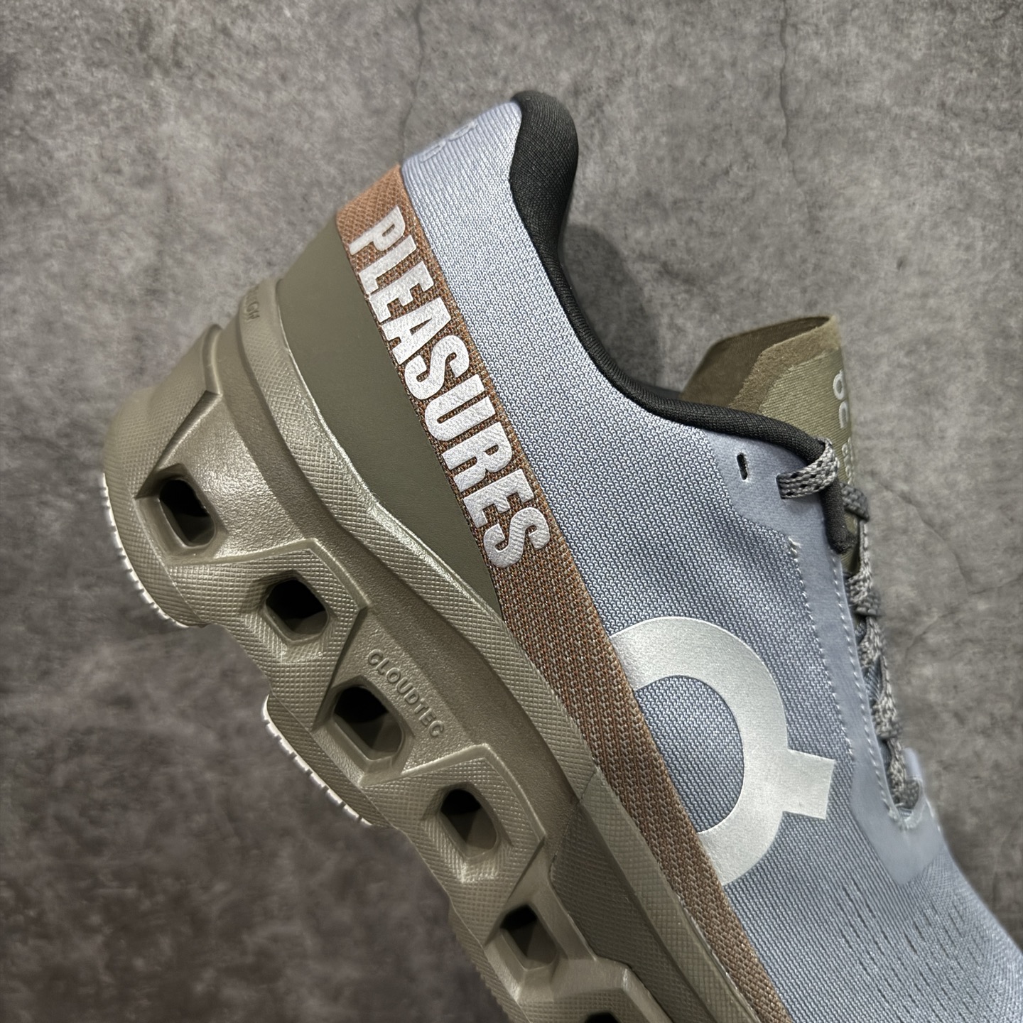 On昂跑 Cloudmonster 2 小怪兽2代 舒适百搭减震防滑耐磨透气 训练跑步鞋 新品出货上架 