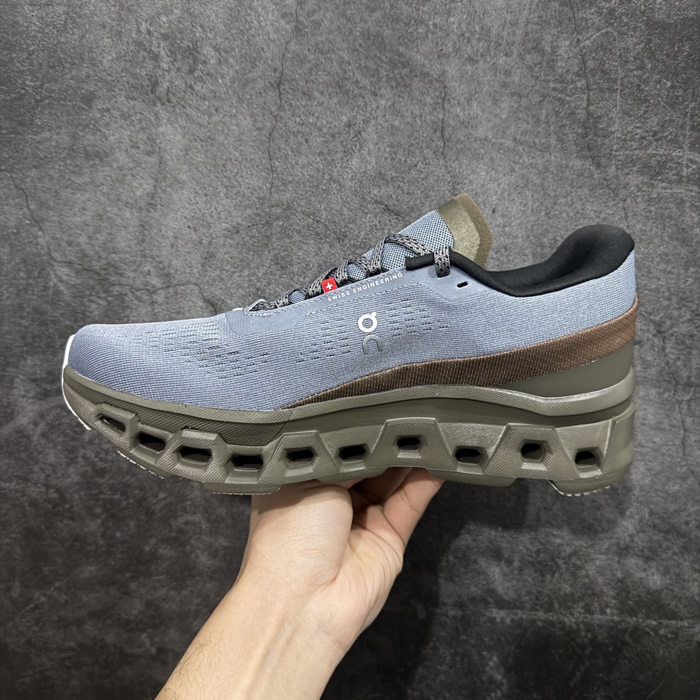 On昂跑 Cloudmonster 2 小怪兽2代 舒适百搭减震防滑耐磨透气 训练跑步鞋 新品出货上架 