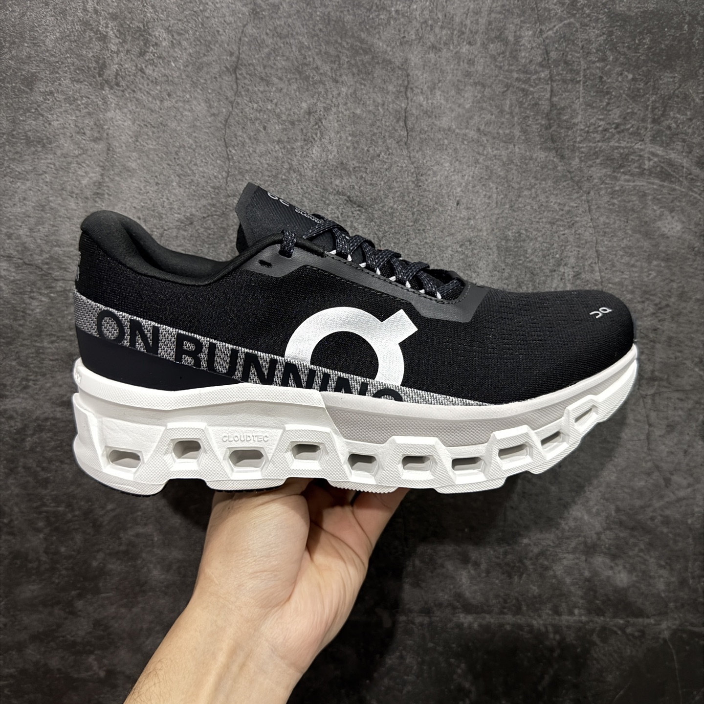 On昂跑 Cloudmonster 2 小怪兽2代 舒适百搭减震防滑耐磨透气 训练跑步鞋 新品出货上架 