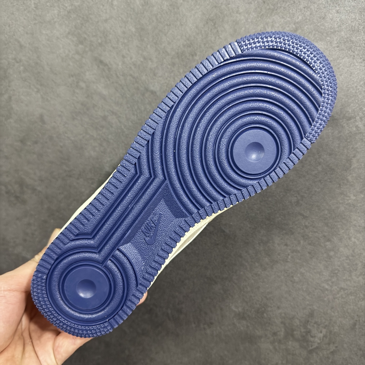 图片[9]-【定制版】Nike Air Force 1 \’07 Low LV联名 灰蓝猪八革 空军一号低帮休闲板鞋 KL1688-004  #原楦头原纸板 原装鞋盒 定制五金配件 内置全掌气垫 原厂鞋底  尺码：36 36.5 37.5 38 38.5 39 40 40.5 41 42 42.5 43 44 44.5 45 编码：HXSB310320-选品中心