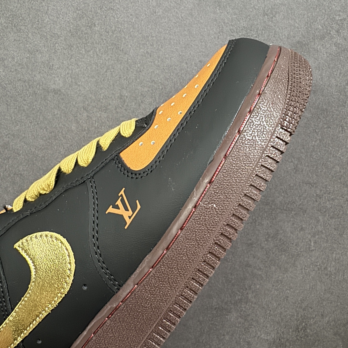 NIke Air Force 1 '07 Low “马年限定--玄黑赤金” 空军一号低帮 运动鞋 休闲鞋