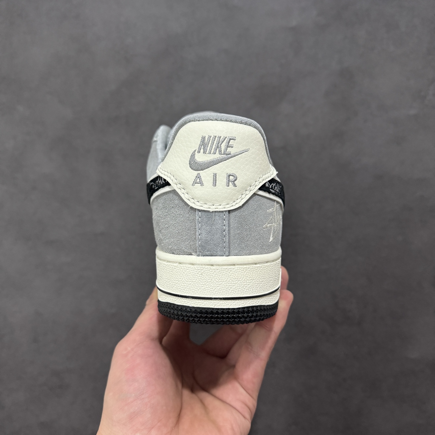 Nike Air Force 1 '07 Low Stussy联名 空军一号低帮休闲板鞋 SS1870-
