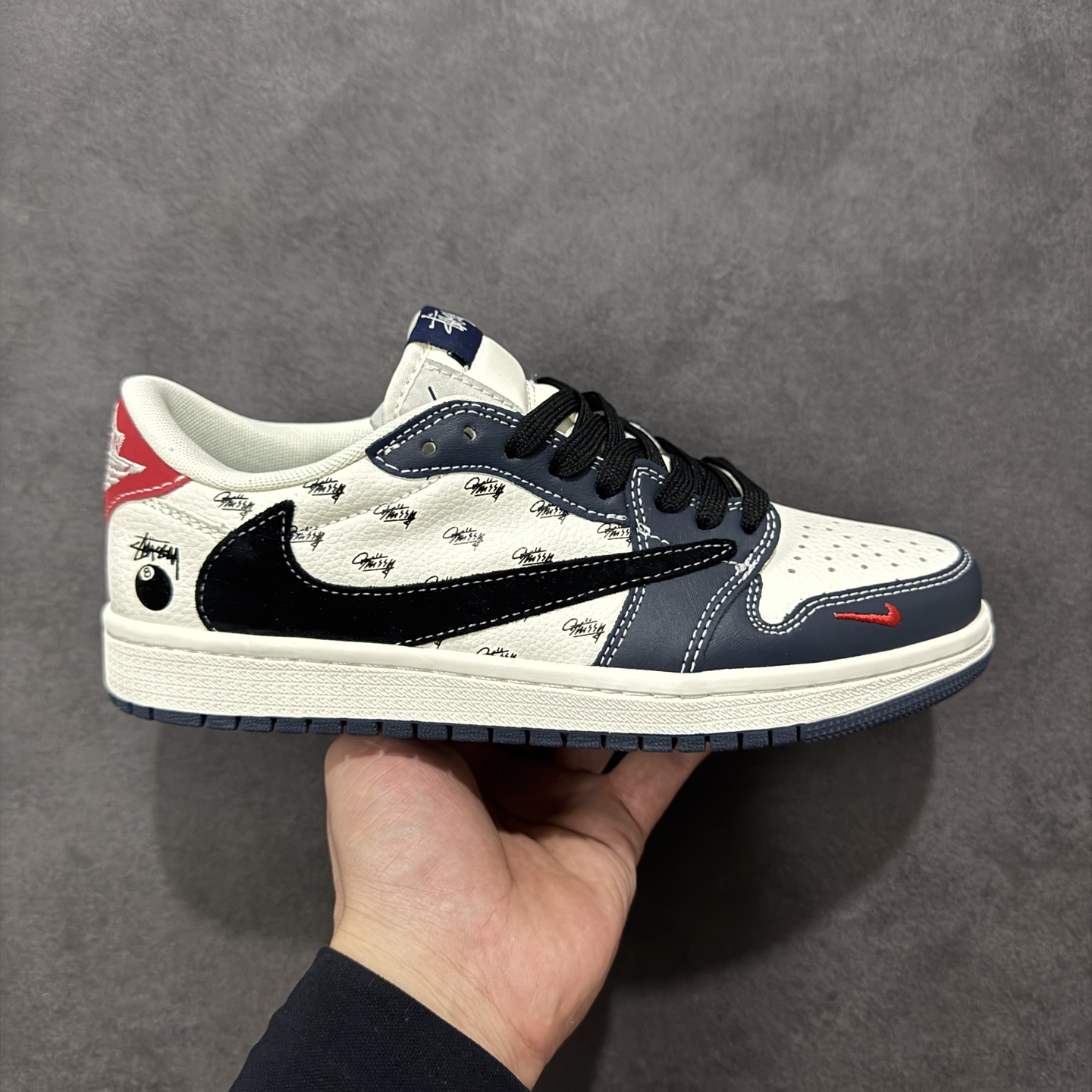 NO:690391,Local store support [Customized version] Nike Jordan Air Jordan inverted hook 'Stucy co-branded - off-white blue and red print' High-end customized low-top retro shock-absorbing non-slip wear-resistant basketball shoes custom shoe box pure original quality shipment from the factory ultra-high cleanliness clean leather cutting without any burrs perfect details Item No. JW1188-170 Size: 36 36.5 37.5 38 38.5  39 40 40.5 41 42 42.5 43 44 44.5 45 Coding HXSB330340,19860909本地 支持放店【定制版】Nike Jordan Air Jordan倒勾 “ 斯图西联名——米白蓝红印花” 高端定制 低帮 复古 减震 防滑 耐磨 篮球鞋 定制鞋盒 大厂纯原品质出货 超高清洁度 皮料切割干净无任何毛边 细节完美 货号JW1188-170 Size: 36 36.5 37.5 38 38.5 39 40 40.5 41 42 42.5 43 44 44.5 45 编码HXSB330340,,Men's shoes